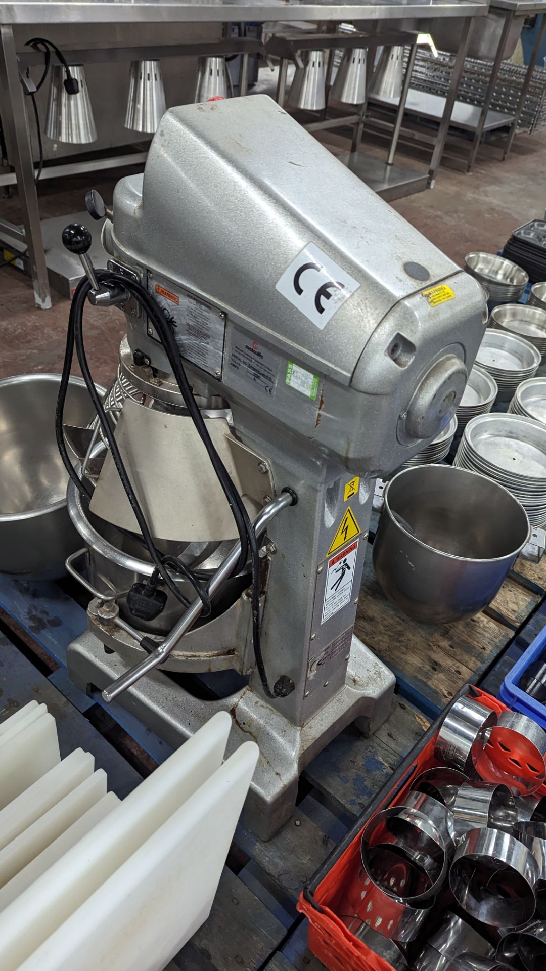 Metcalfe heavy duty commercial food mixer including quantity of bowls, blades, paddles & similar - Image 3 of 11