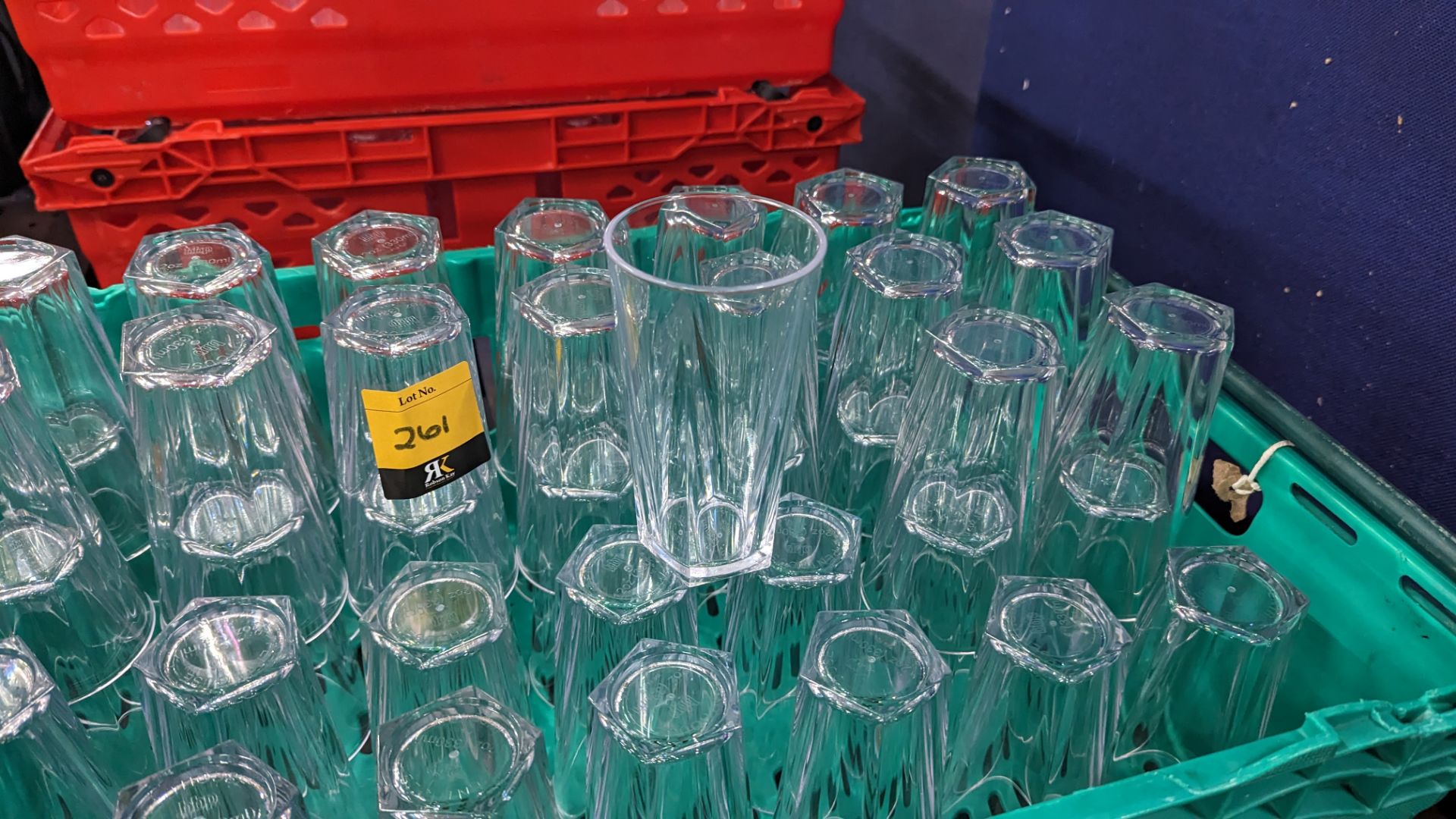 100 off plastic reusable tumblers - the contents of 3 crates - Image 6 of 7