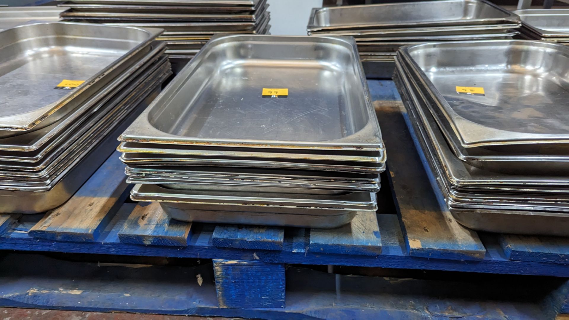 10 off stainless steel trays each measuring 530mm x 330mm x 70mm - Image 2 of 3