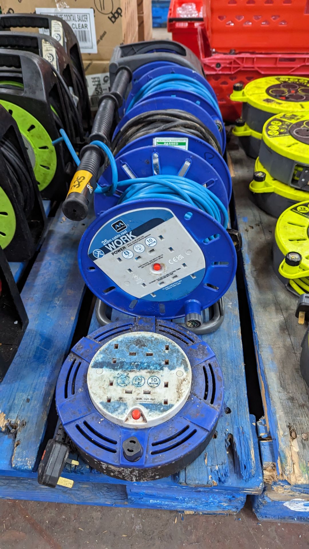5 assorted multi-socket cable reels - Image 2 of 6