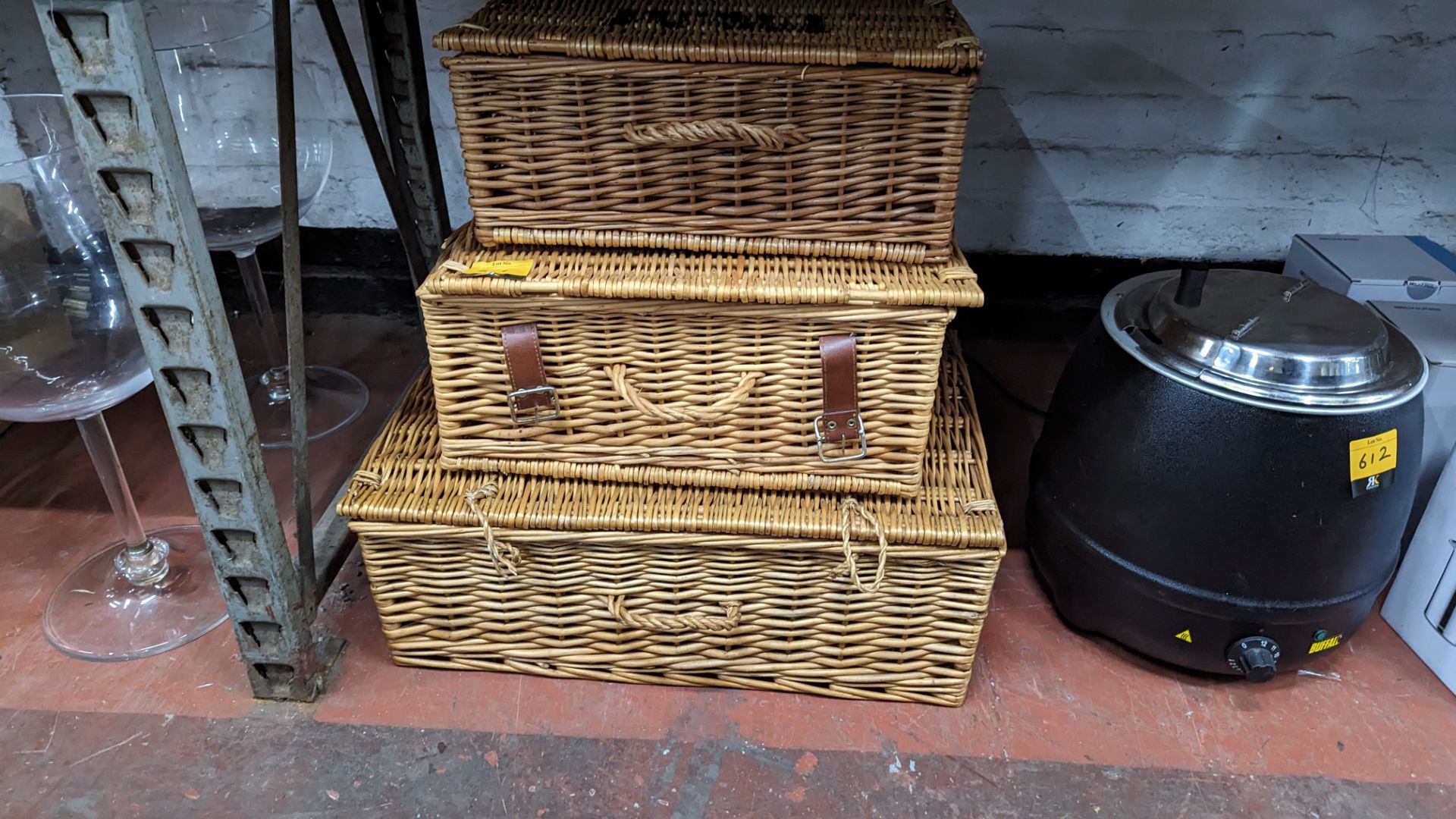 3 off assorted size picnic baskets - Image 2 of 5