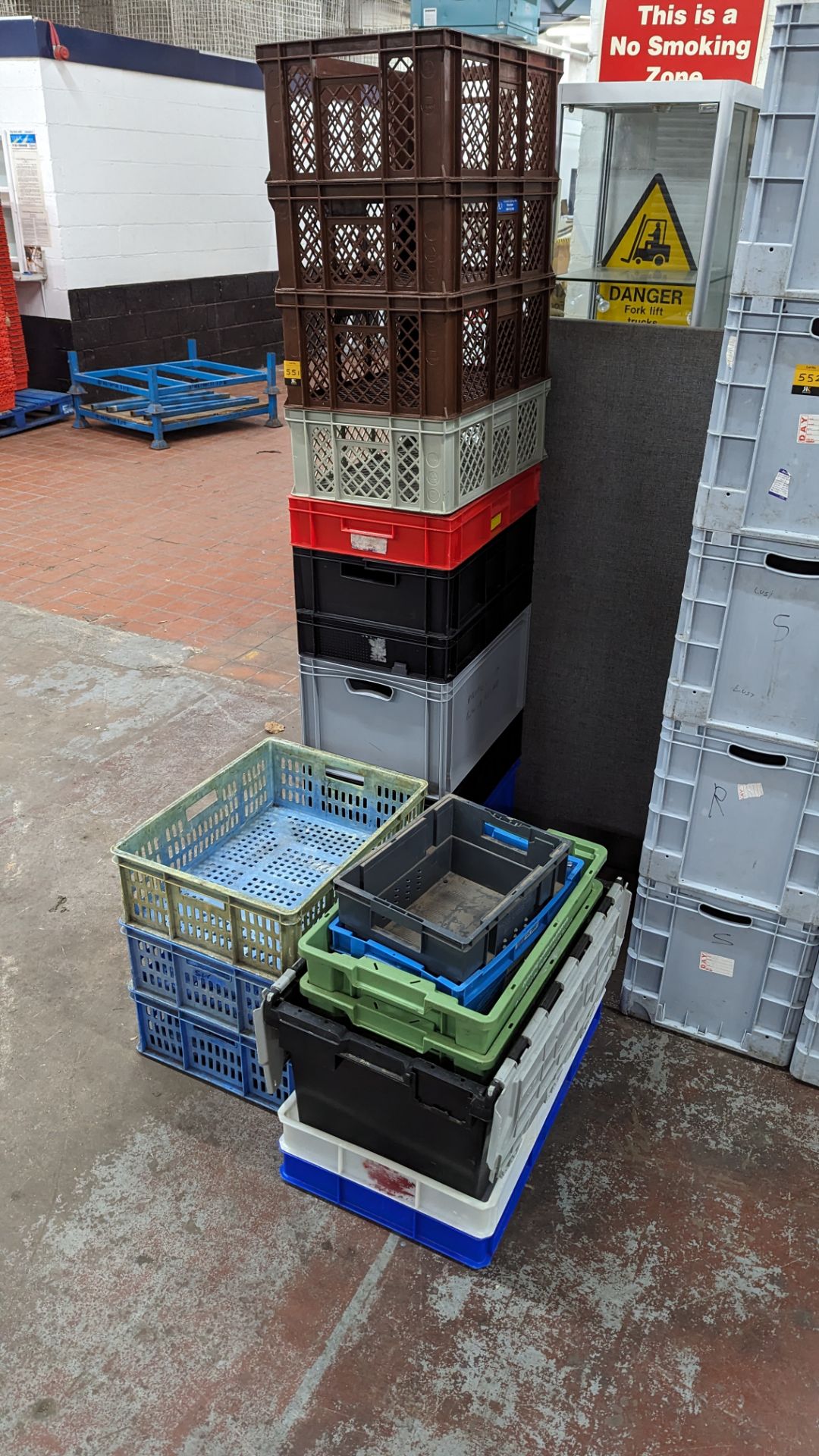 Large quantity of assorted plastic crates & tubs in 3 stacks - Image 2 of 5