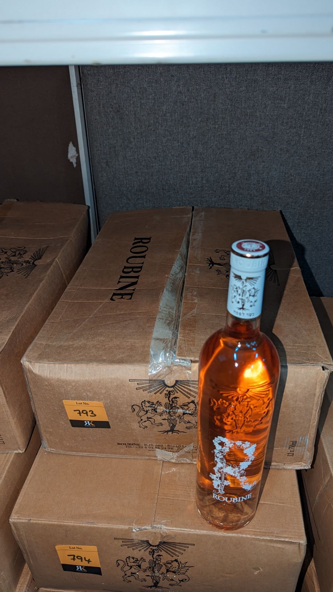 12 bottles of R de Roubine 2020 Côtes de Provence French rosé wine sold under AWRS number XQAW000001