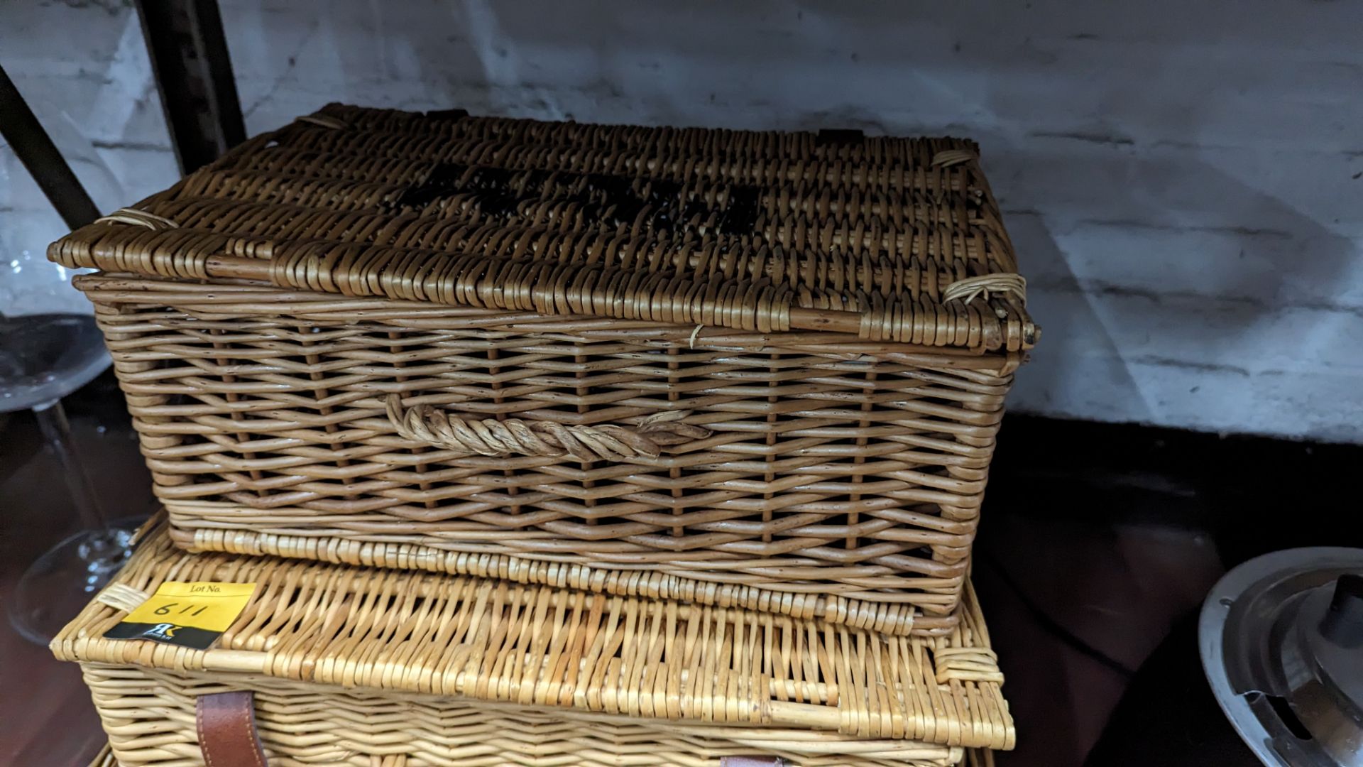 3 off assorted size picnic baskets - Image 3 of 5