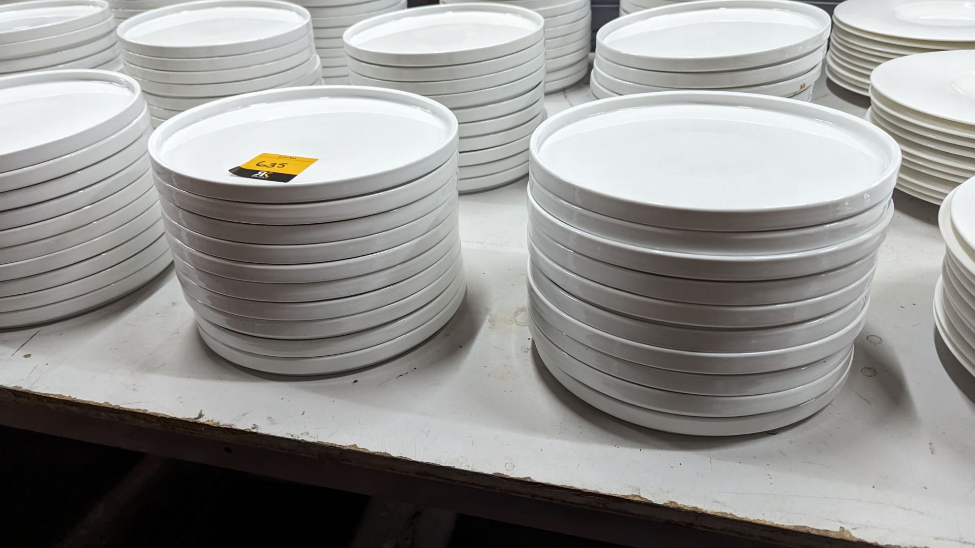 60 off Genware 245mm round flat plates with upright rim to the outer edge - Image 3 of 6