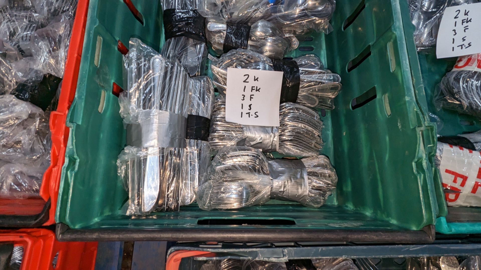 The contents of a crate of cutlery. Approximately 400 items in 8 bags of 50. This lot contains 2 b - Image 5 of 5
