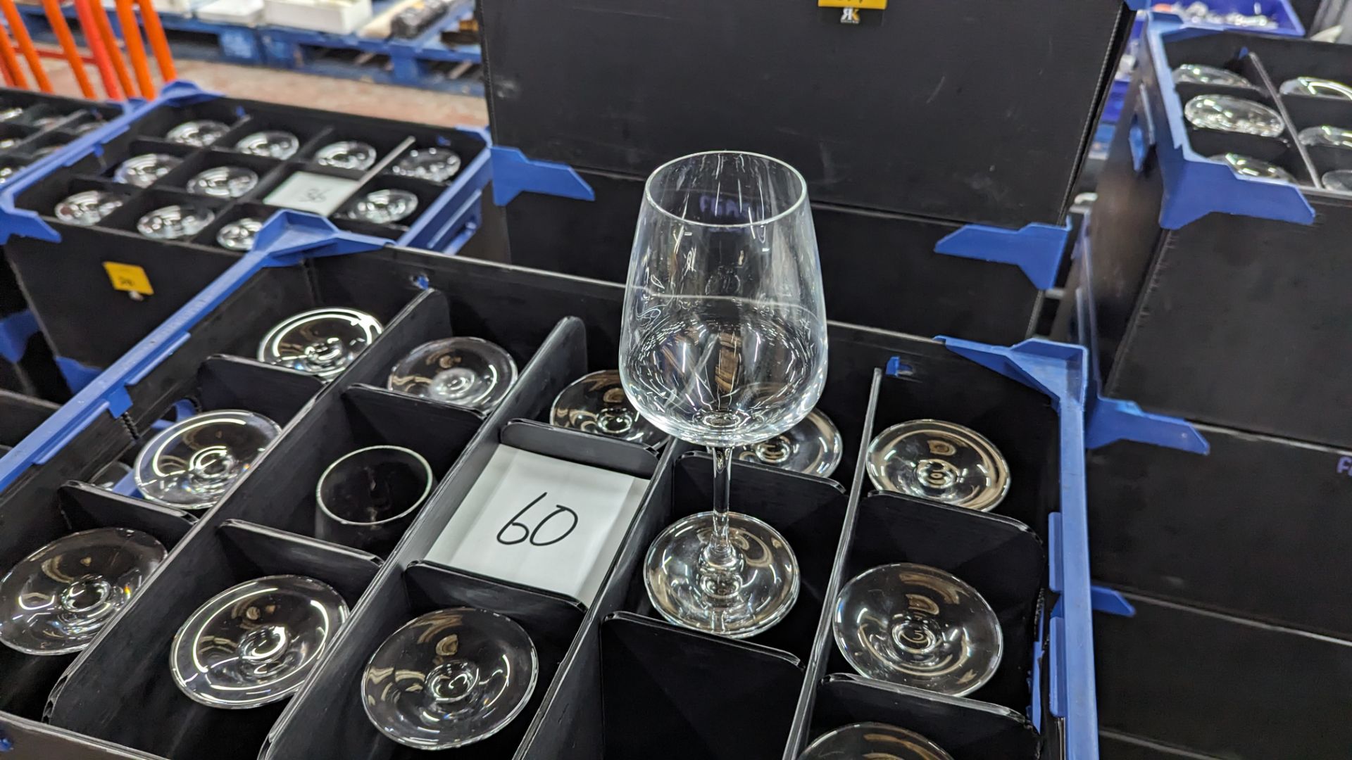 60 wine glasses in 4 trays, trays included. NB lots 276 - 279 comprise different quantities of the - Image 3 of 4