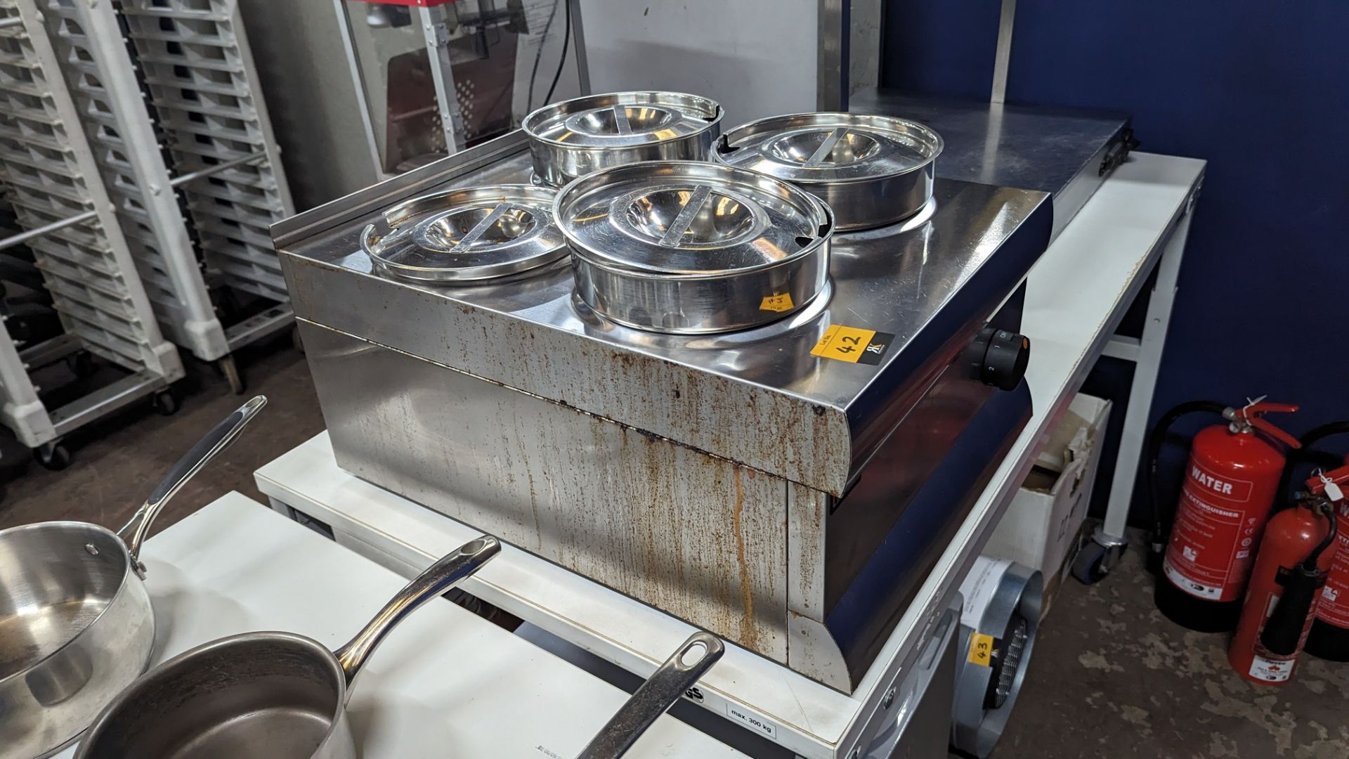 Lincat stainless steel benchtop 4 compartment bain marie including 3 removable circular pots & 4 lid - Image 3 of 4