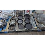 The contents of a pallet of assorted pans - 6 skillets plus 9 assorted saucepans & similar