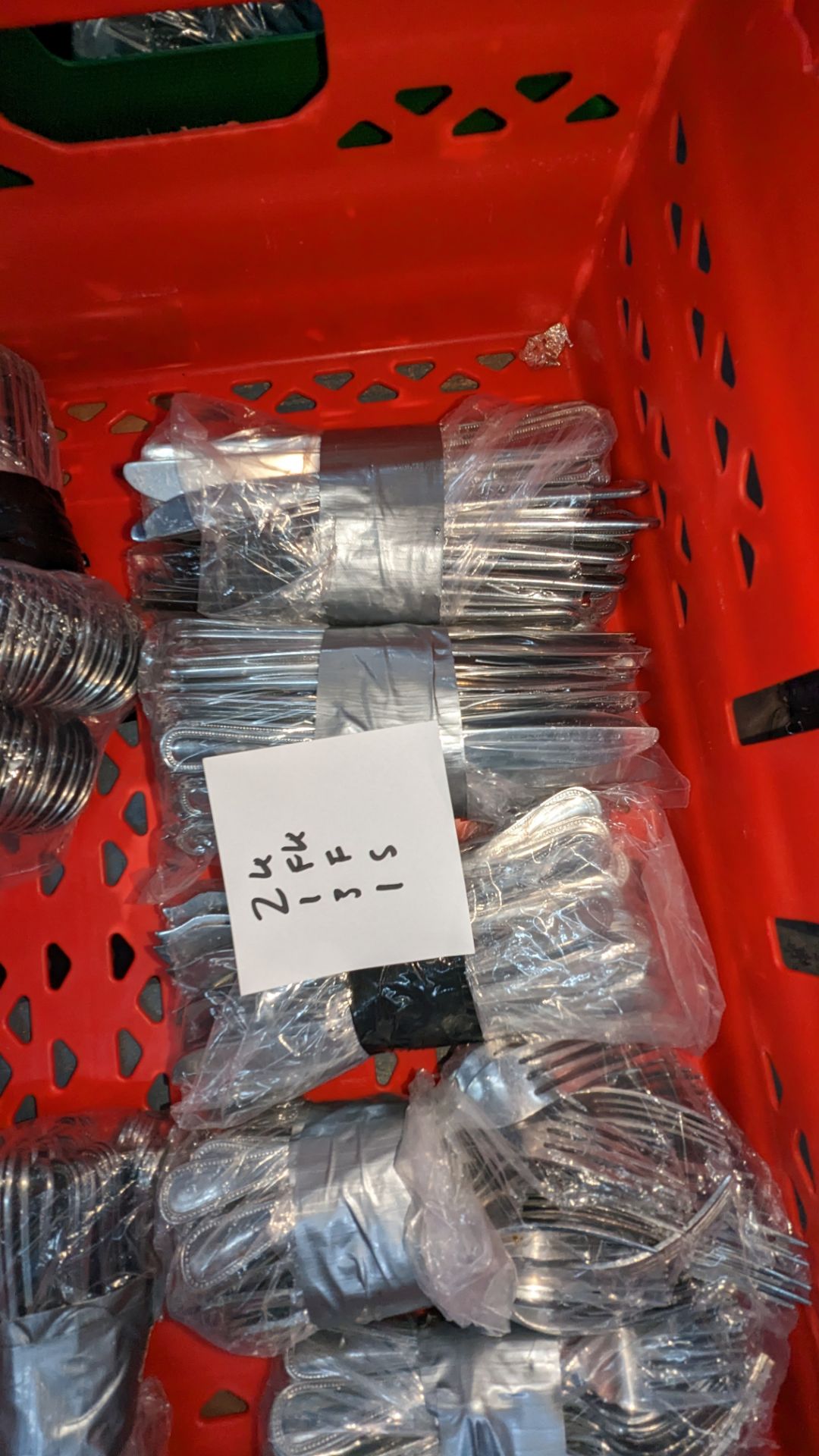 The contents of a crate of cutlery. Approximately 350 items in 7 bags of 50. This lot contains 2 b - Image 4 of 5