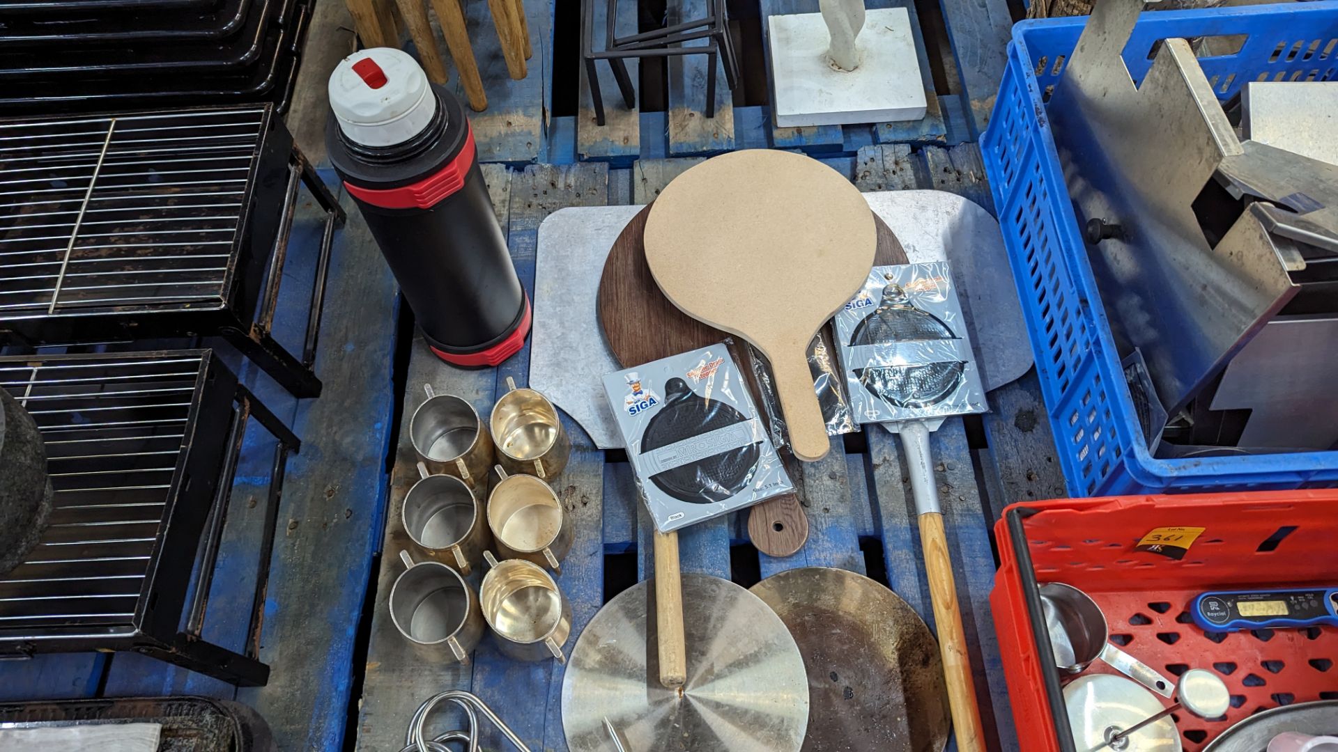 The contents of a pallet of miscellaneous items including stainless steel components, small jugs, se - Image 6 of 8