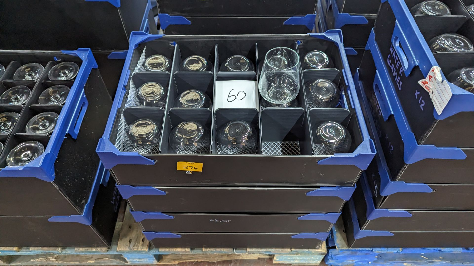 60 modern glass tumblers, in 4 transport trays, trays included