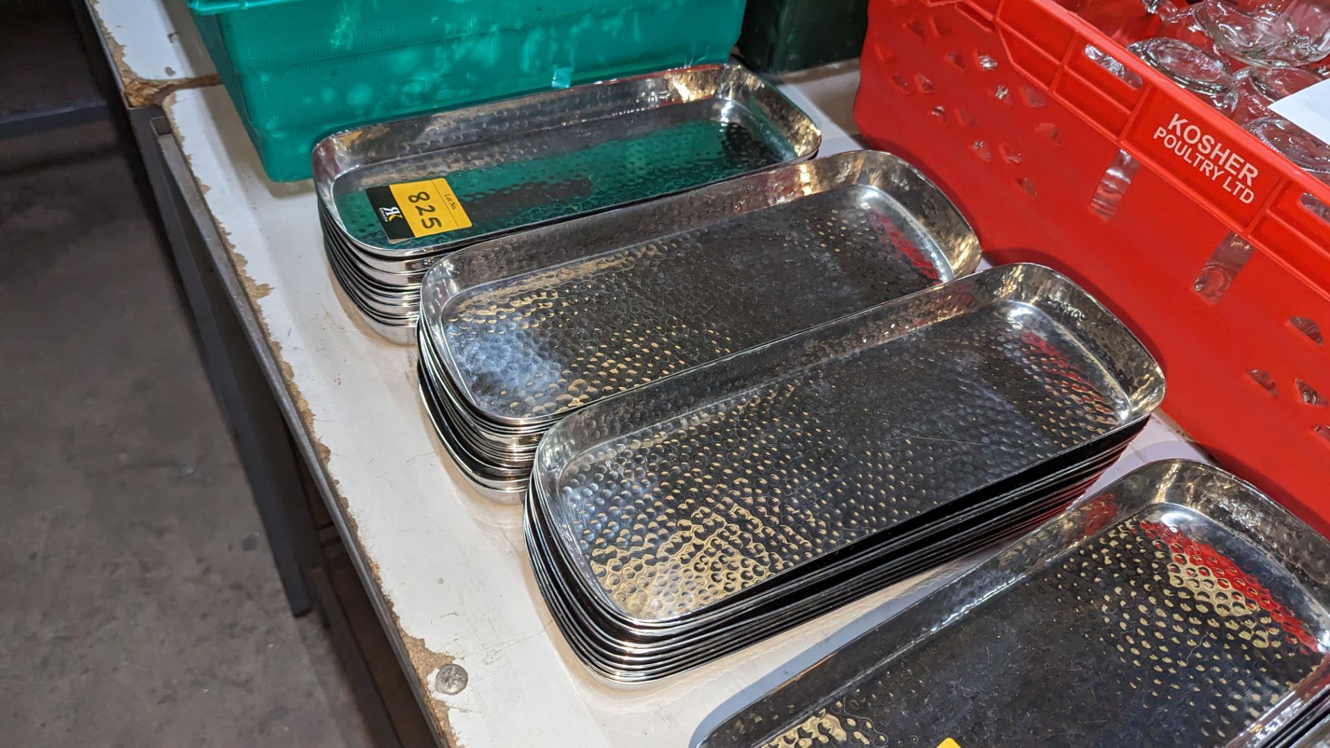 30 off metal hammered finish rectangular trays/dishes each measuring approximately 325mm x 120mm - Image 3 of 3