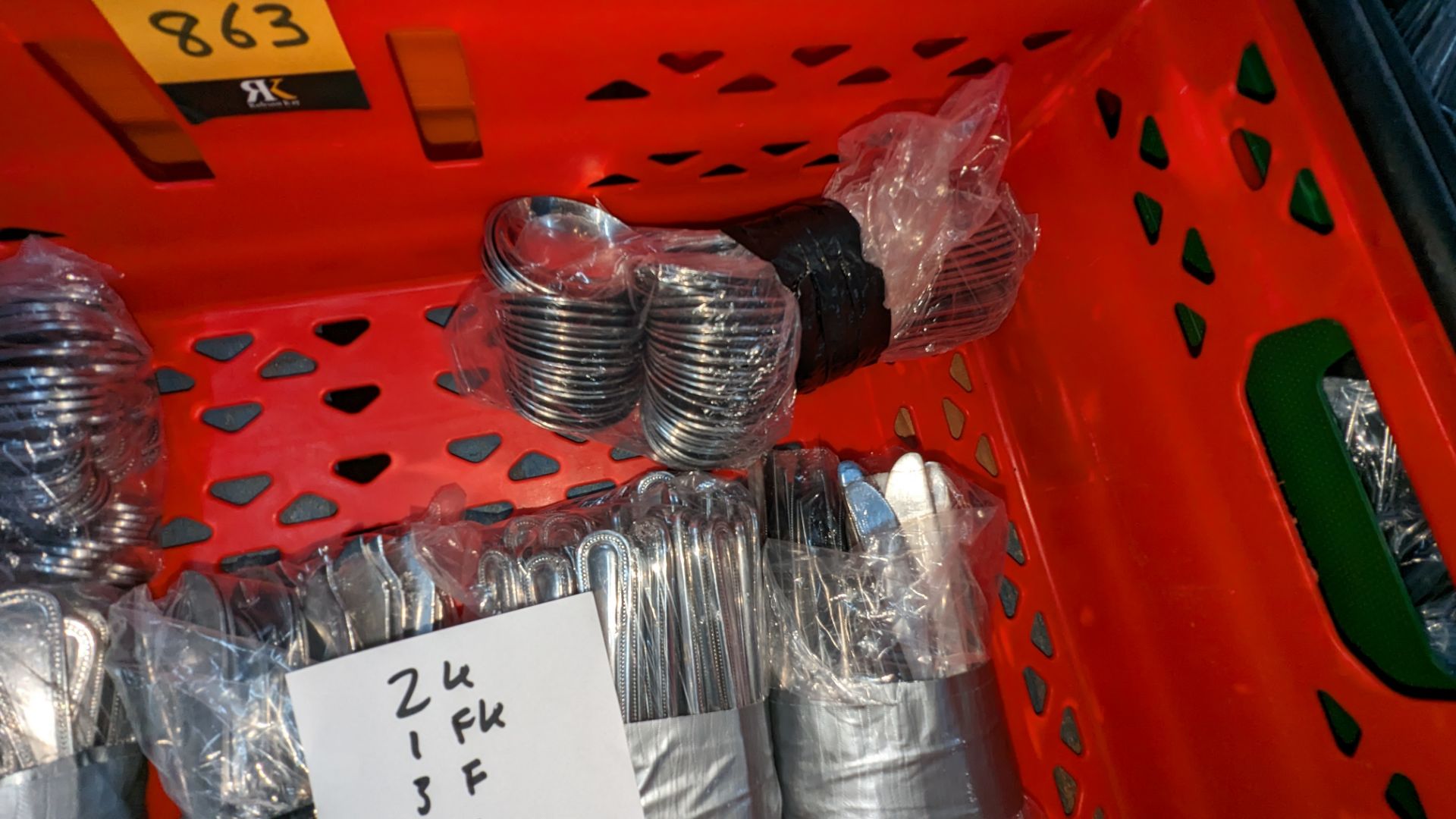 The contents of a crate of cutlery. Approximately 350 items in 7 bags of 50. This lot contains 2 b - Image 5 of 5