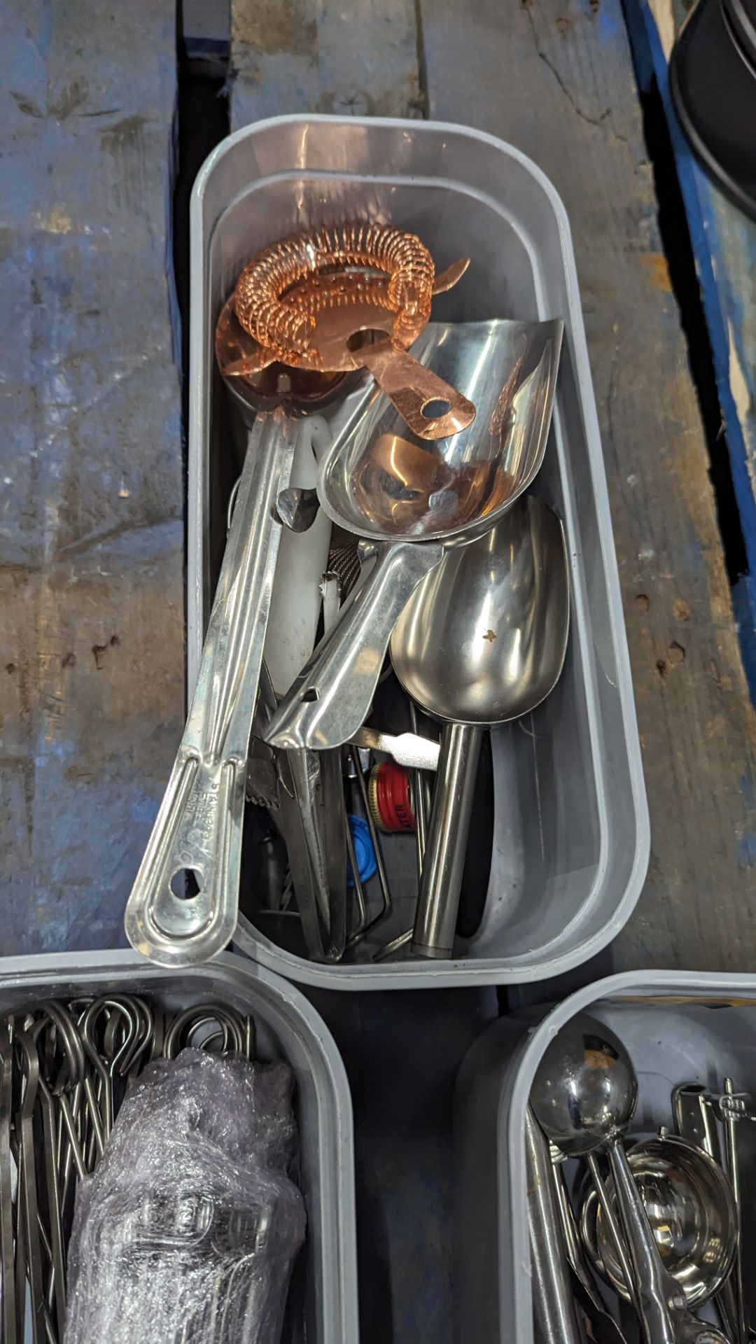3 trays & their contents of ice cream scoops, metal skewers, drinks making items & more - Image 5 of 5