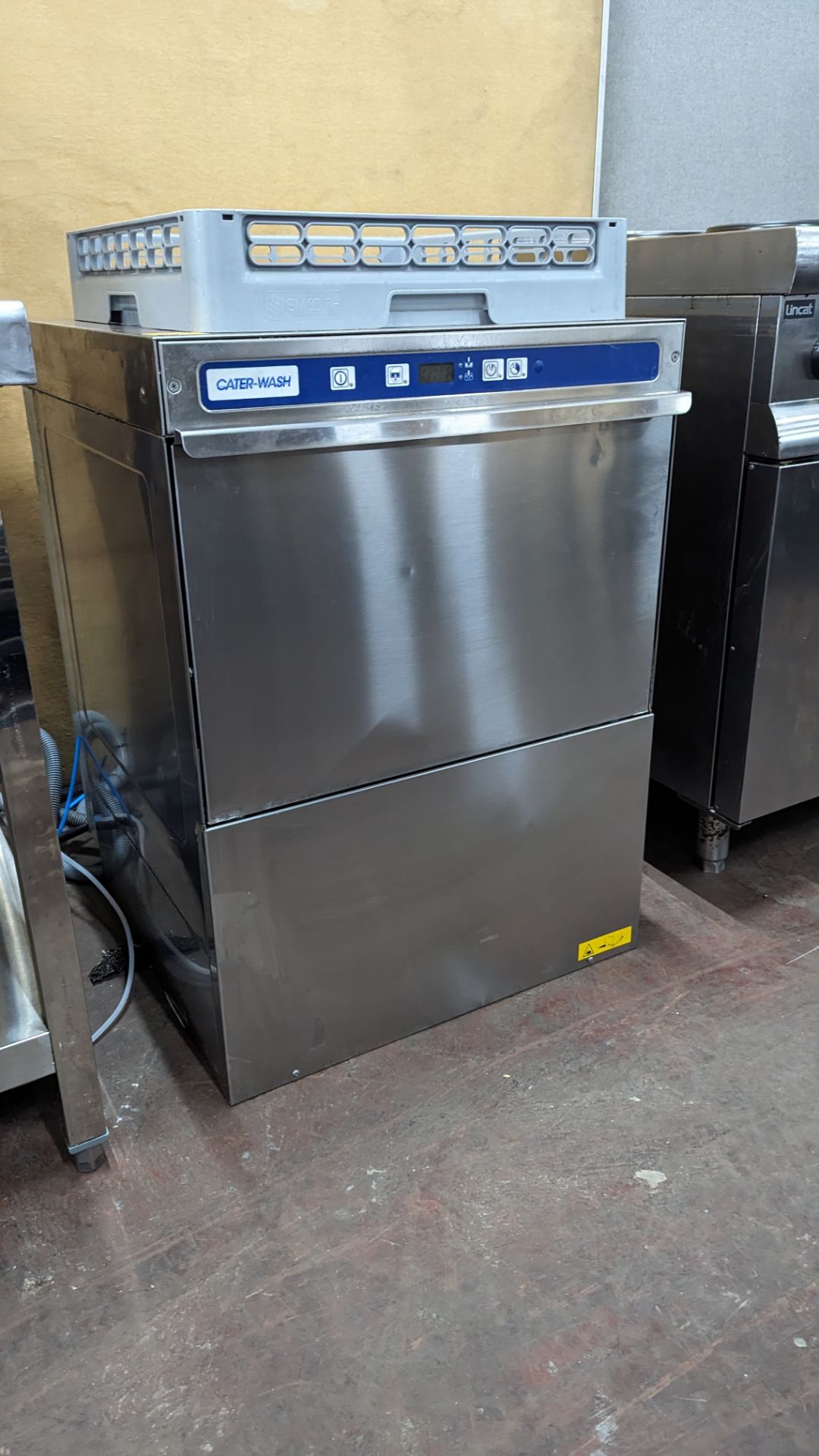 Cater-Wash stainless steel commercial dishwasher including a total of 3 trays - Image 4 of 9
