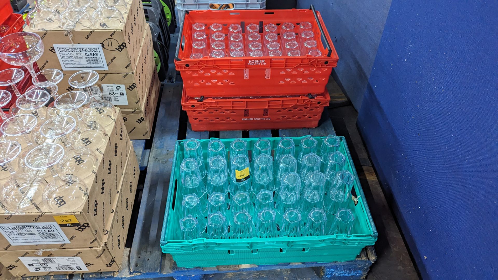 100 off plastic reusable tumblers - the contents of 3 crates - Image 2 of 7