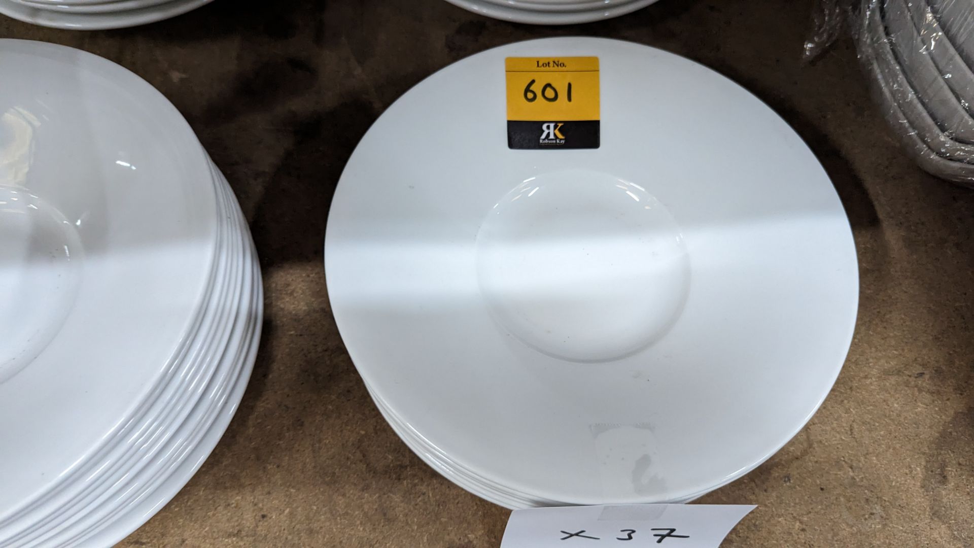 37 off Art de Cuisine 240mm bowls with recessed centres - Image 3 of 5