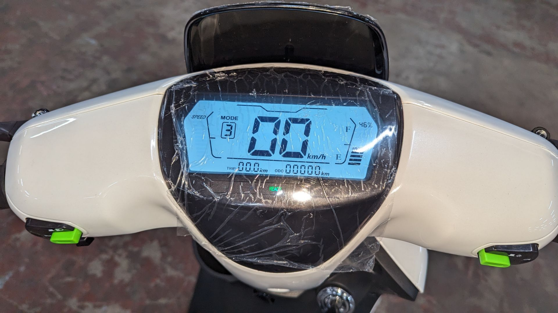 Model 18 Electric Bike: Zero (0) recorded miles, white body with black detailing, lockable storage b - Image 11 of 14