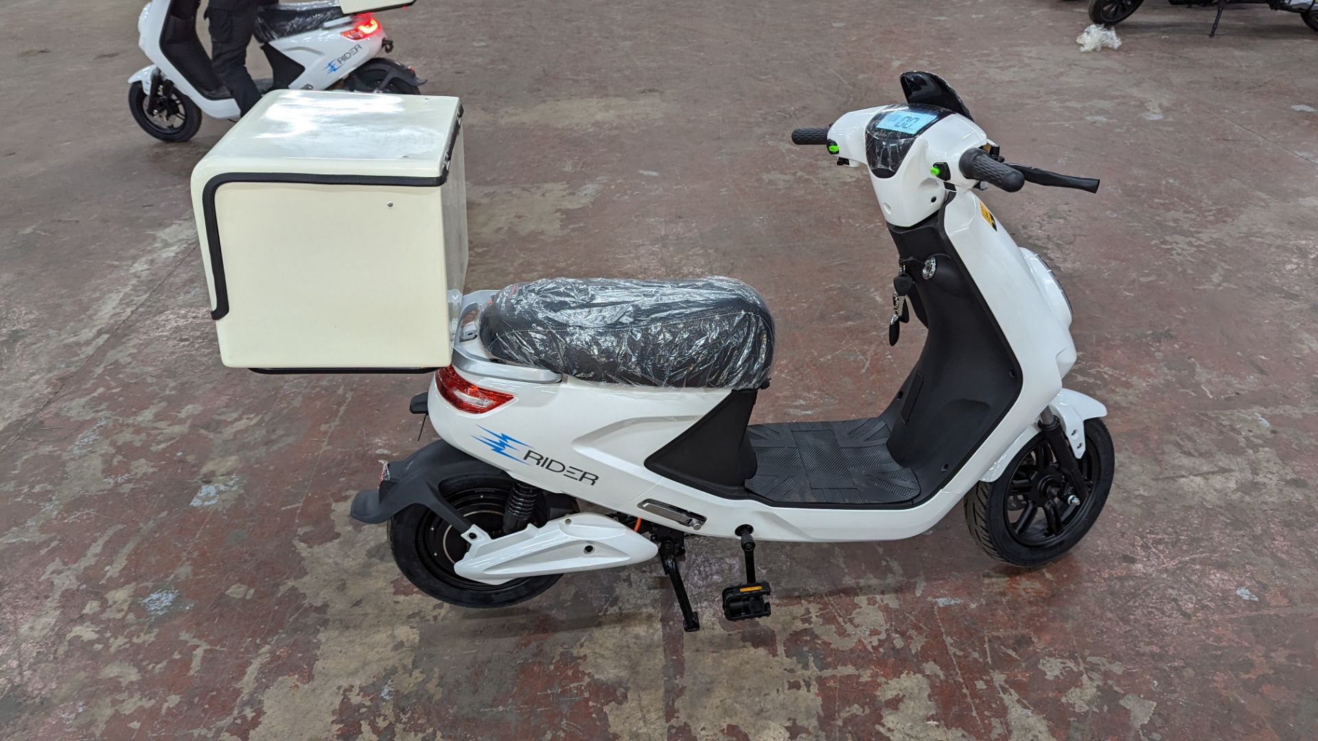 Model 18 Electric Bike: Zero (0) recorded miles, white body with black detailing, insulated box moun - Image 5 of 13