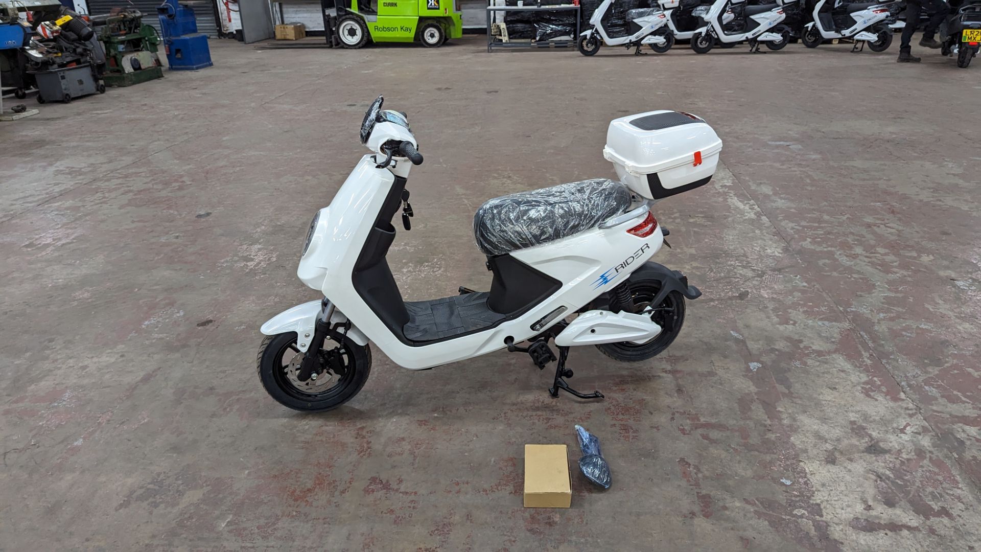 Model 18 Electric Bike: Zero (0) recorded miles, white body with black detailing, lockable storage b - Image 2 of 14