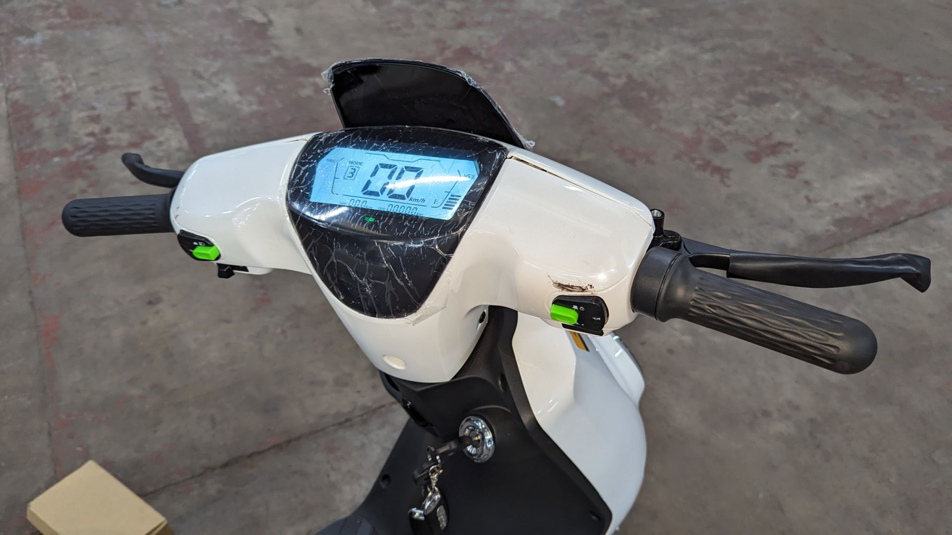 Model 18 Electric Bike: Zero (0) recorded miles, white body with black detailing, lockable storage b - Image 9 of 13