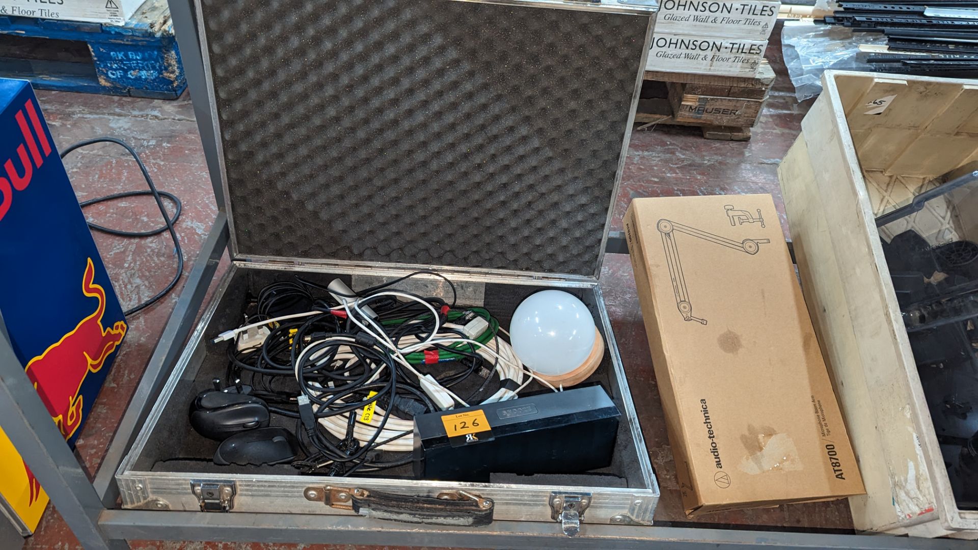 Flight case and contents of assorted cables and miscellaneous items