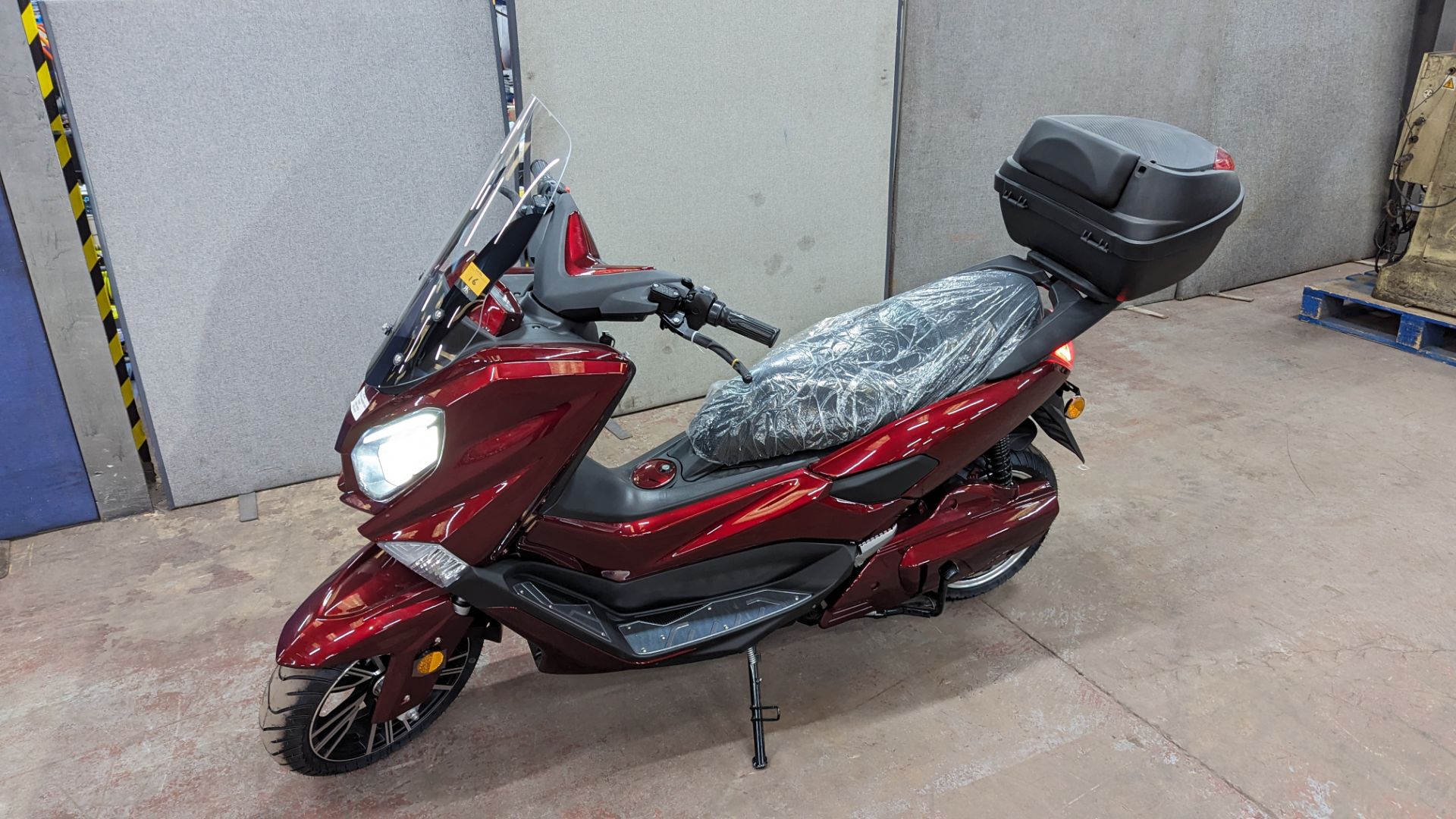 Model 65 Electric High Power Motorbike: Delivery Miles (only 1 recorded km), wine red body with blac