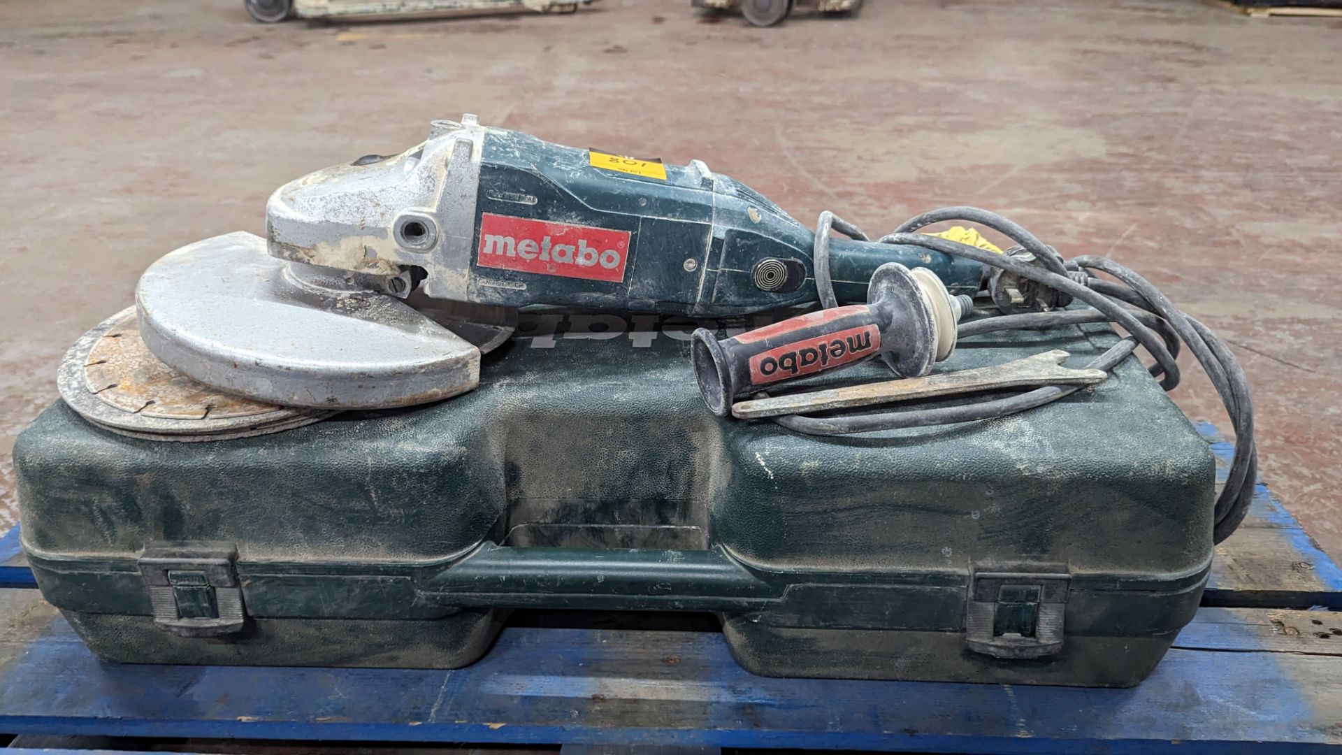 Metabo large heavy duty angle grinder in case - Image 5 of 5