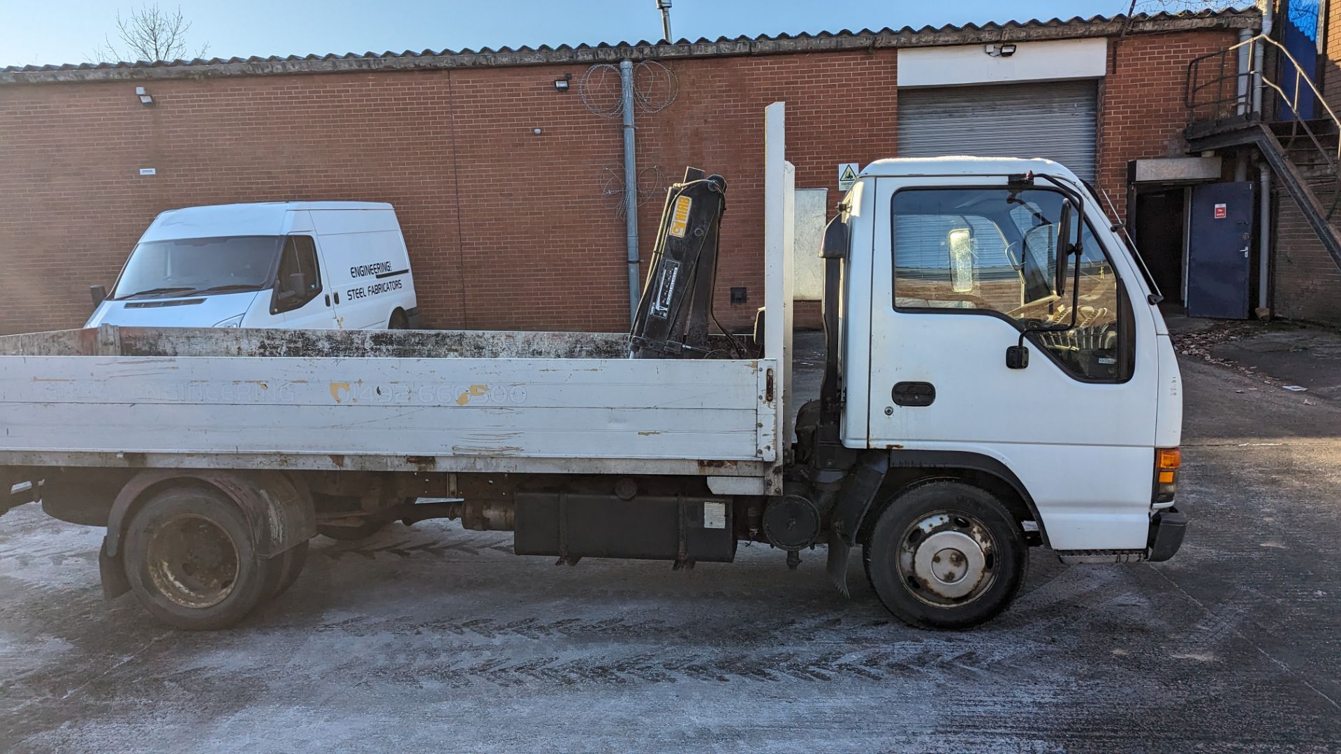 PJ54 XSU Isuzu Trucks NKR 77 Turbo Electric DI drop side with hi-ab crane, 5 speed manual gearbox, 2 - Image 5 of 23