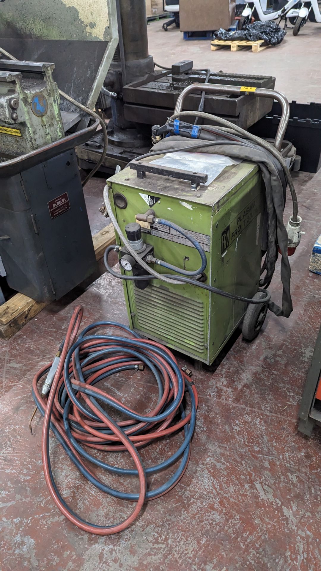 Fro T20/40 plasma cutting device and gas torch and hose - Image 2 of 16