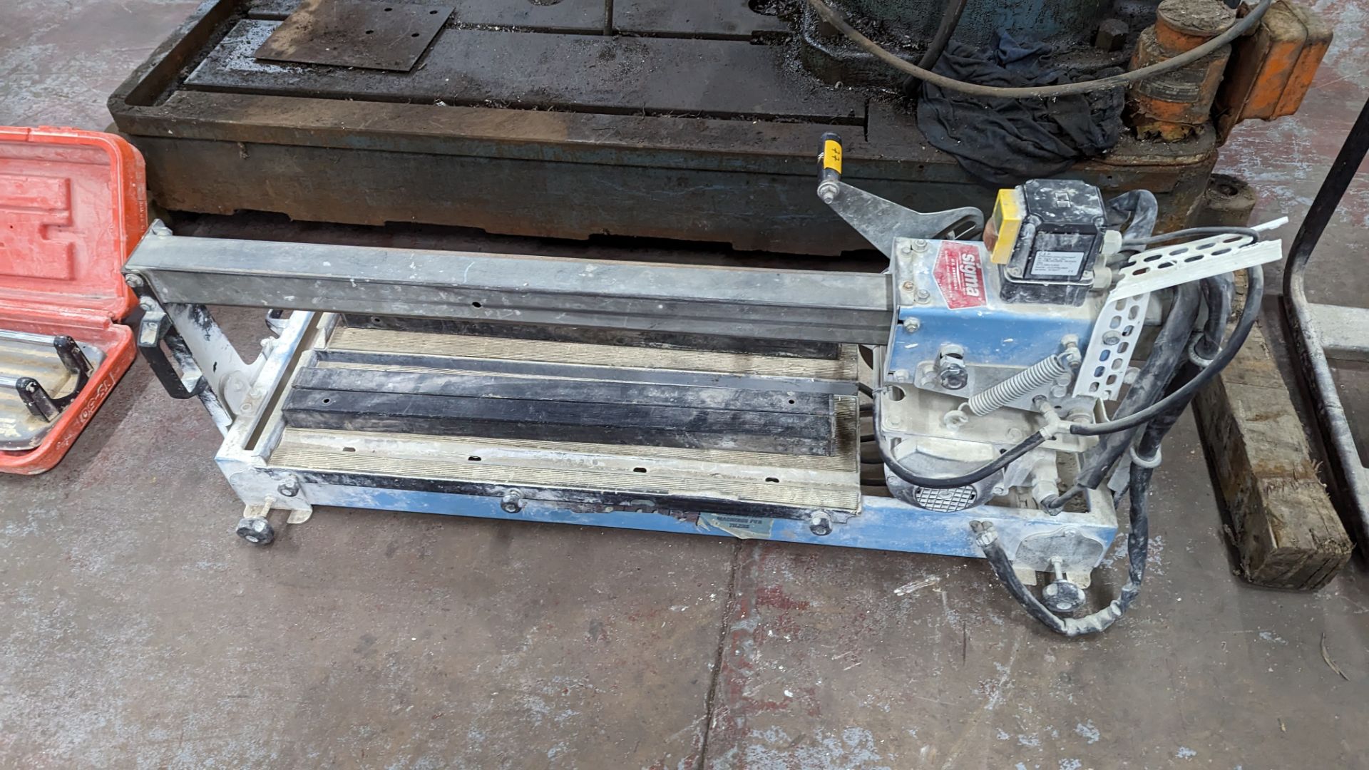 Sigma 10L 110v bridge saw/tile cutter - Image 2 of 17