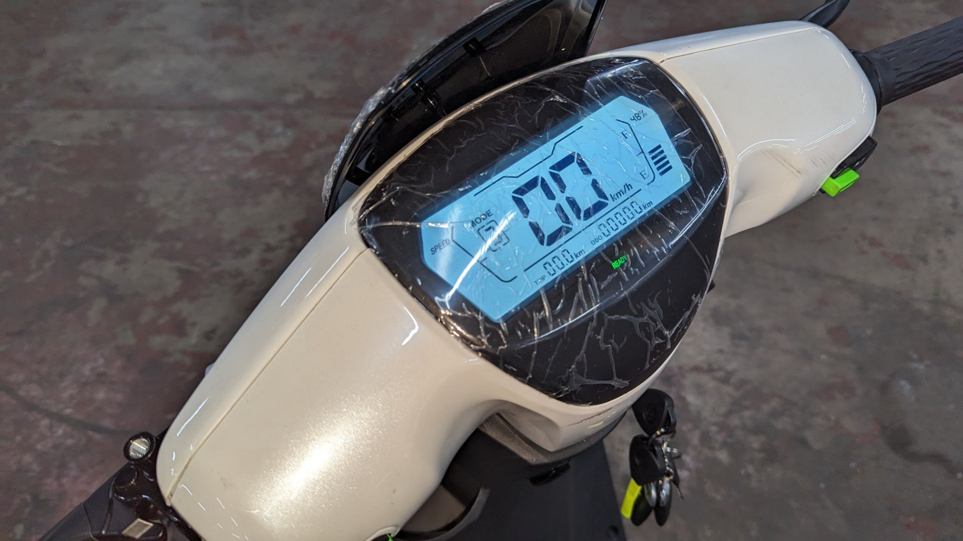 Model 18 Electric Bike: Zero (0) recorded miles, white body with black detailing, lockable storage b - Image 10 of 13