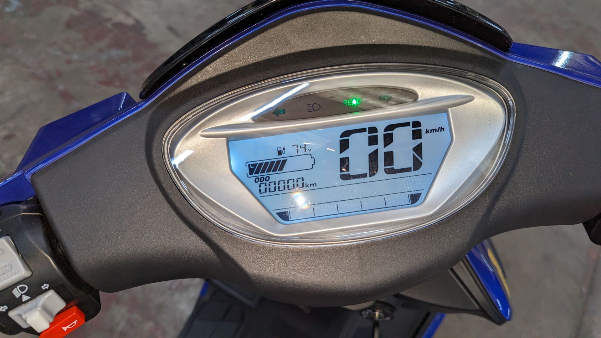 Model 50 Electric Motorbike: Delivery Miles (no more than 3 recorded km on the odometer), blue, 5000 - Image 10 of 15