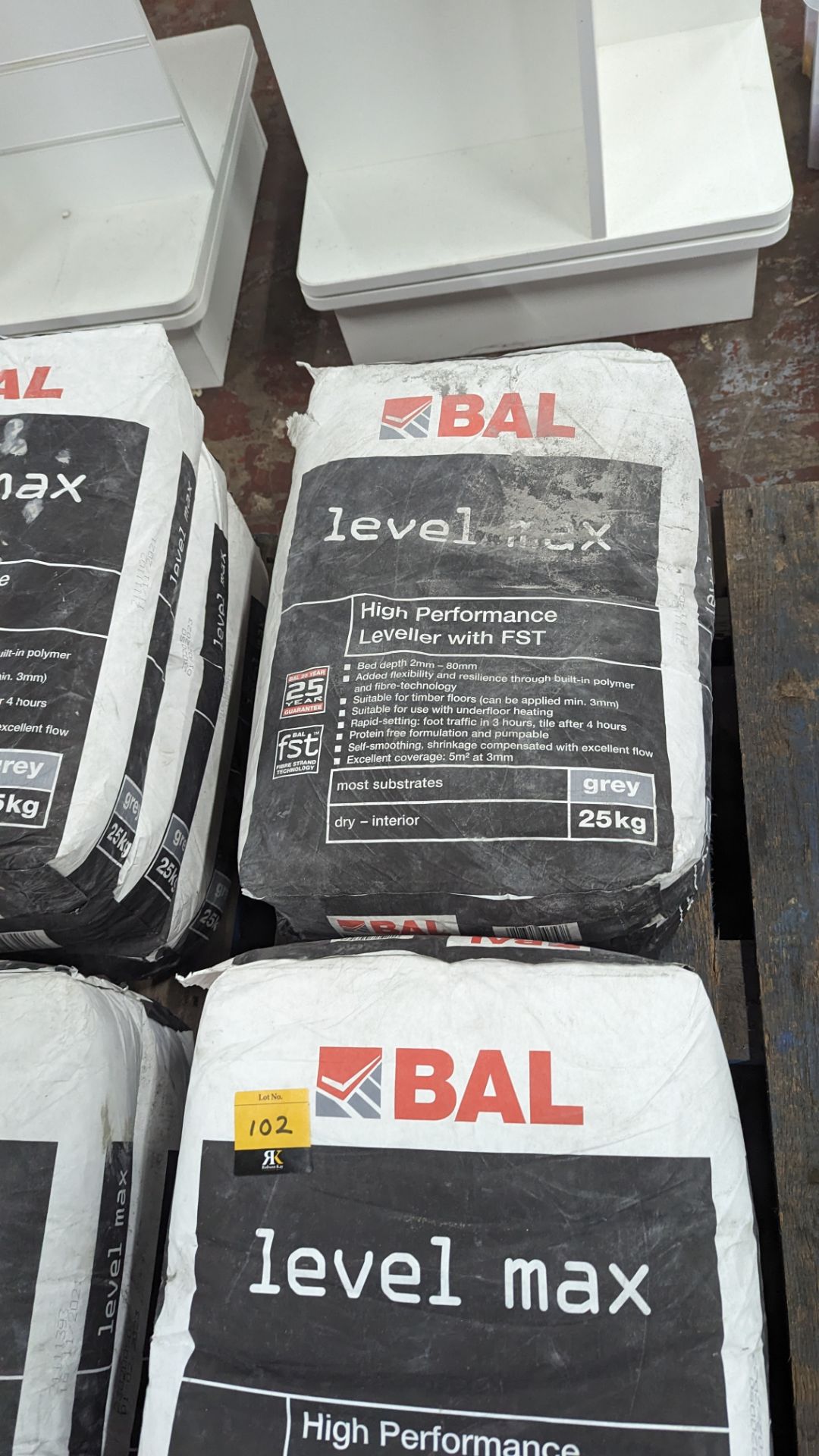 9 off 25kg sacks of Bal level max high performance leveller with FST - Image 4 of 10