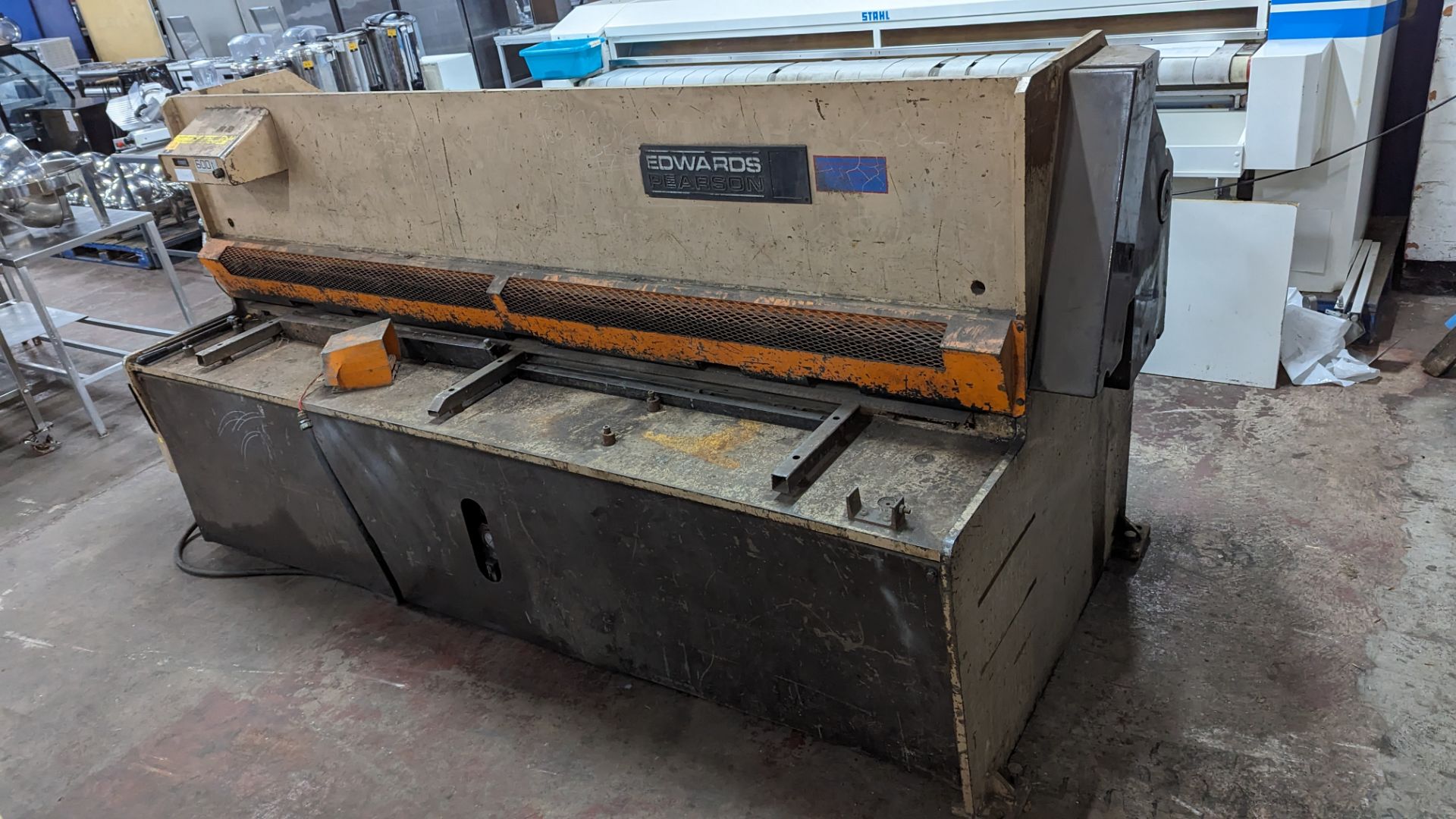Edwards Pearson 600 shear. Please Note this item is too heavy for us to load with our Fork Lift - Image 4 of 11