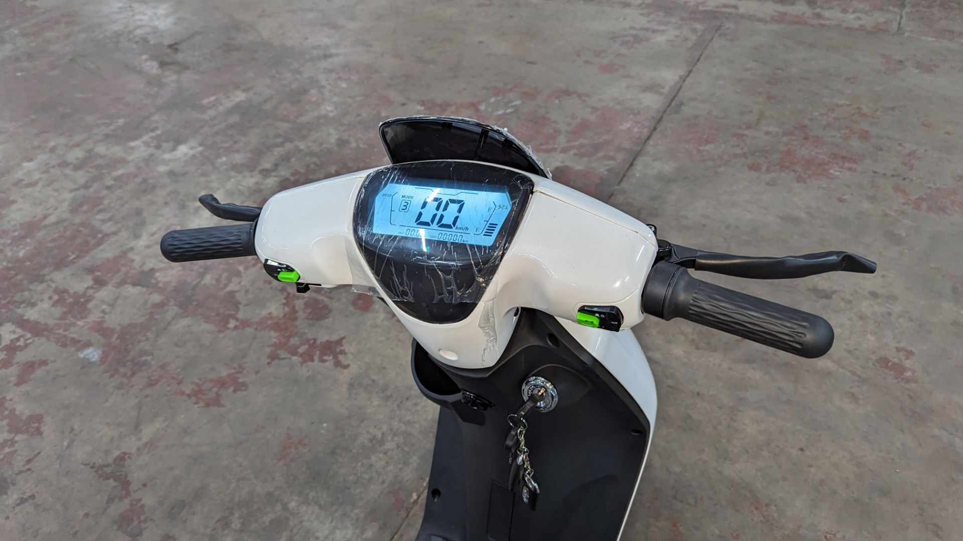 Model 18 Electric Bike: Zero (0) recorded miles, white body with black detailing, insulated box moun - Image 12 of 16