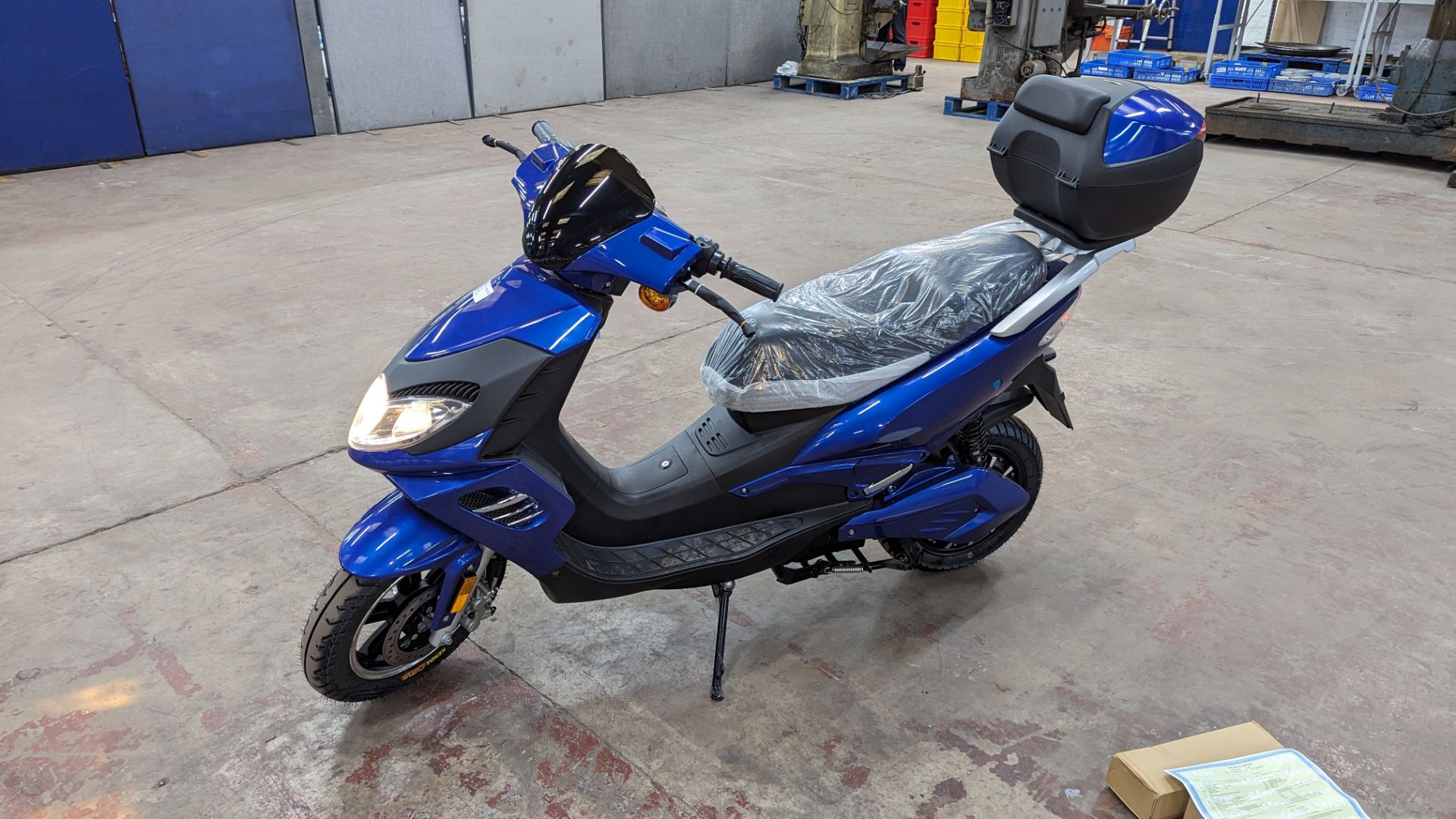 Model 50 Electric Motorbike: Delivery Miles (no more than 3 recorded km on the odometer), blue, 5000