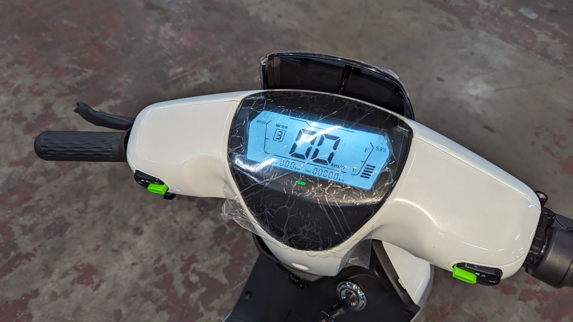 Model 18 Electric Bike: Zero (0) recorded miles, white body with black detailing, insulated box moun - Image 11 of 15