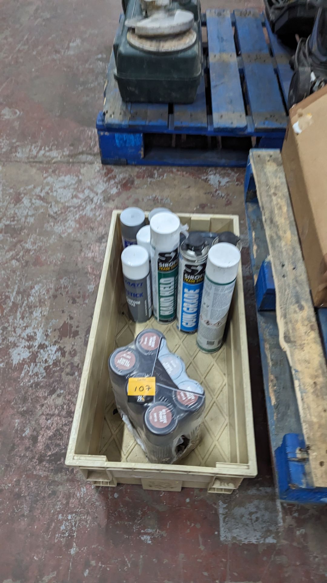 Quantity of expanding foam, bonding adhesive, red oxide primer and similar - the contents of a crate - Image 6 of 6