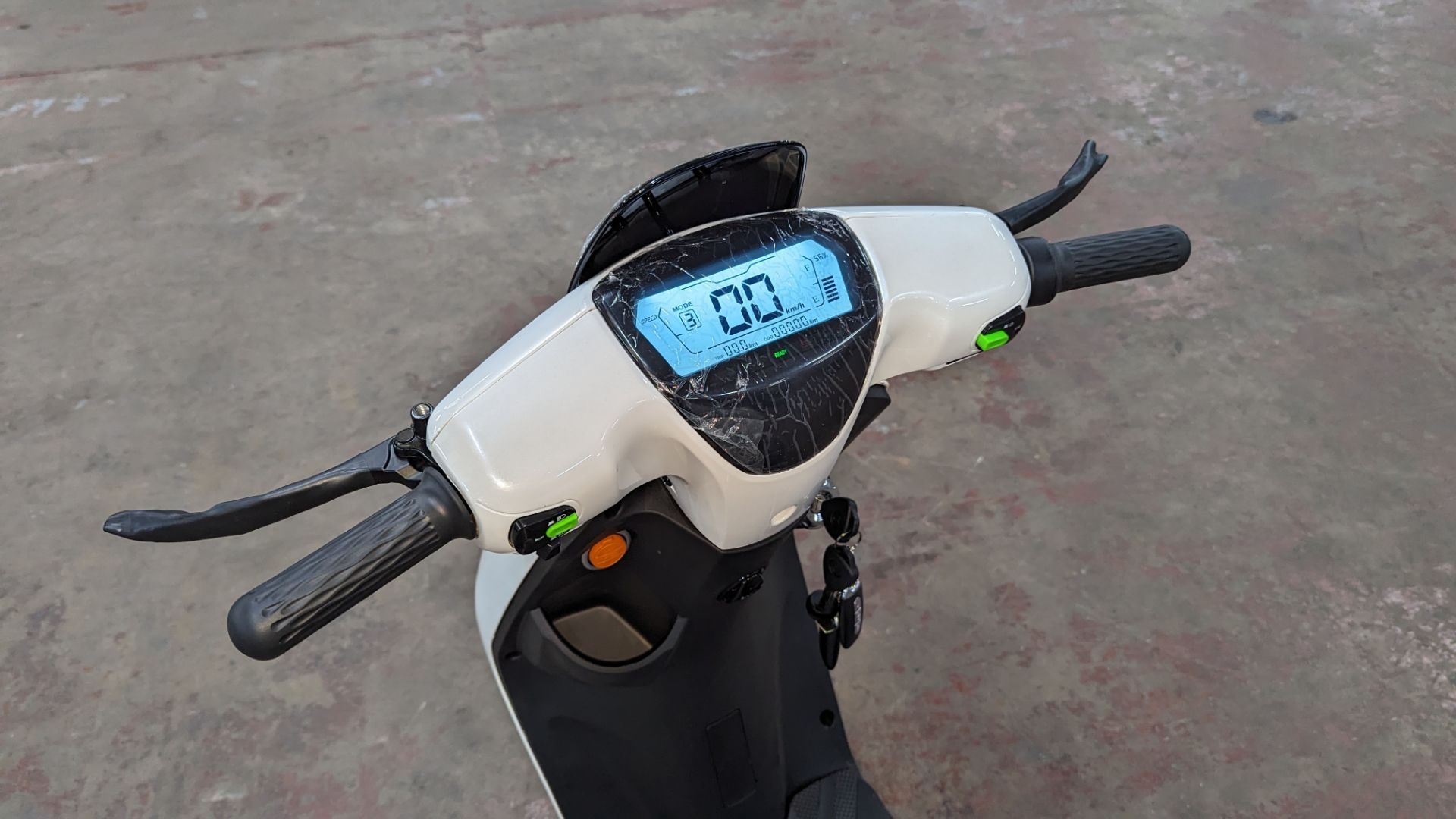 Model 18 Electric Bike: Zero (0) recorded miles, white body with black detailing, lockable storage b - Image 10 of 14