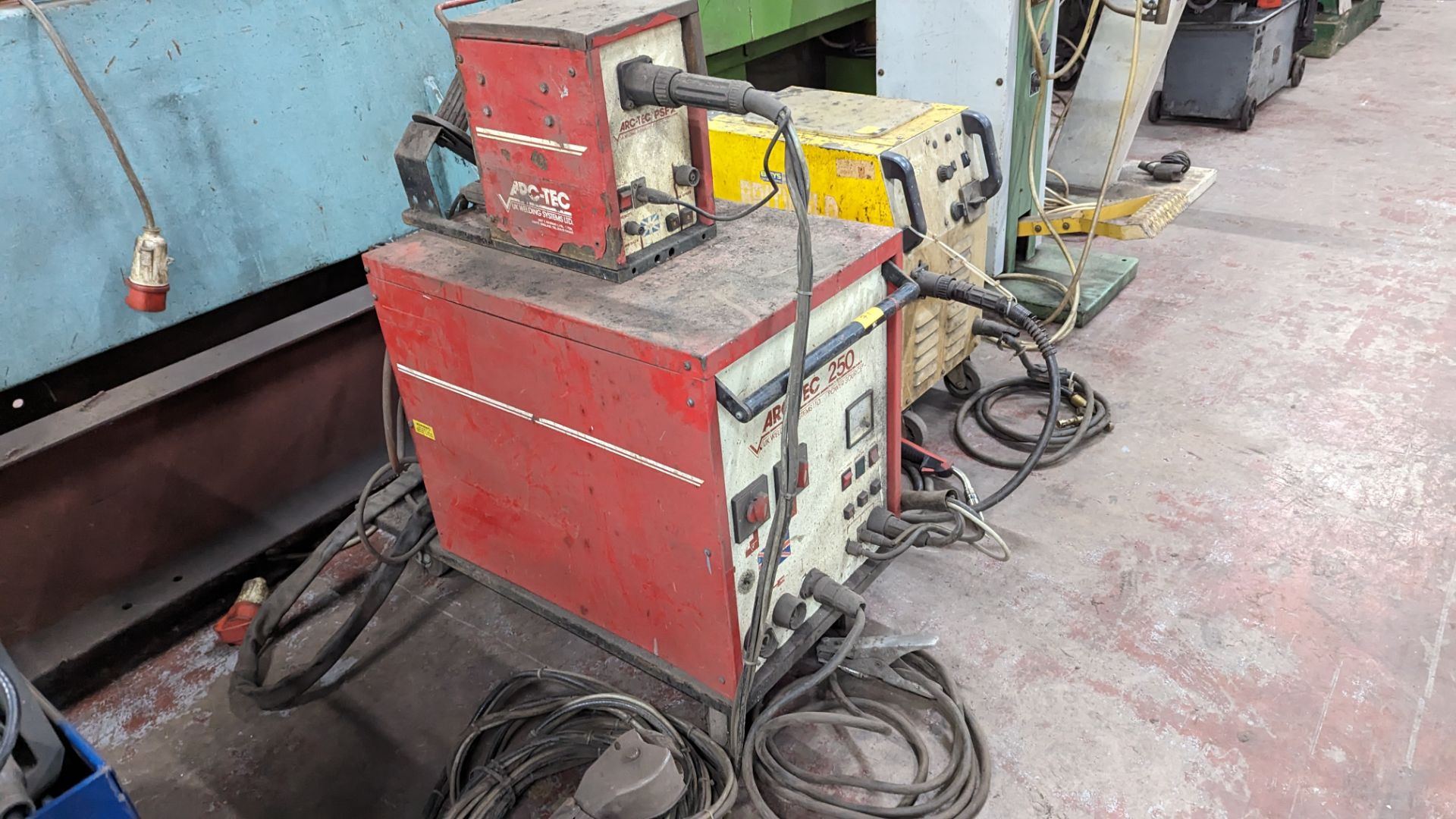 Arc Tec 250 welding system with model PSF2 feed, as located on top, plus various other ancillaries, - Image 4 of 10