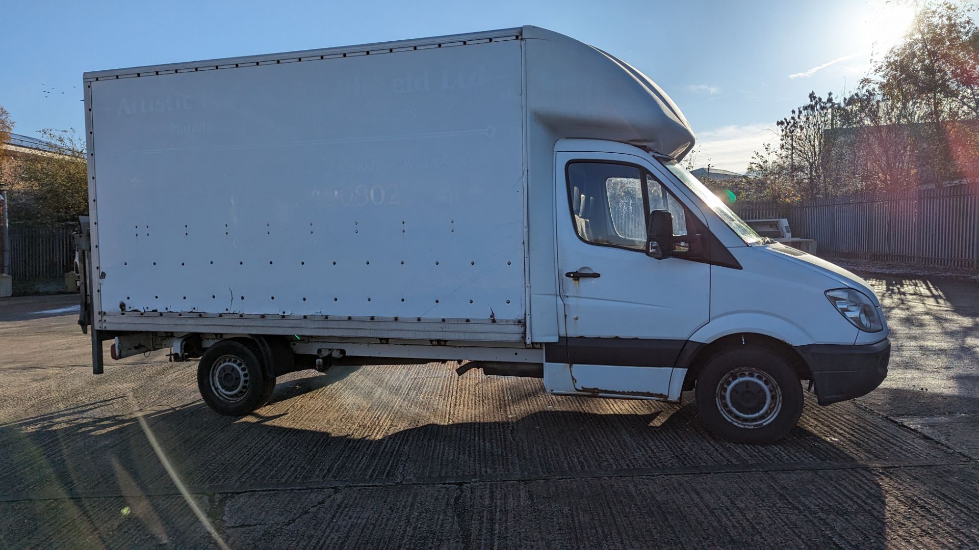 KM58 VHH, Mercedes Sprinter 311 CDI LWB with luton body featuring curtain side on the passenger side - Image 12 of 24