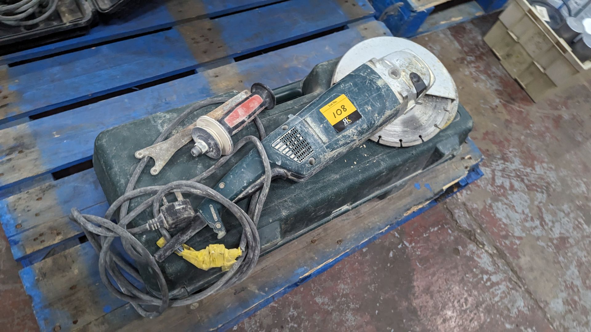 Metabo large heavy duty angle grinder in case - Image 2 of 5