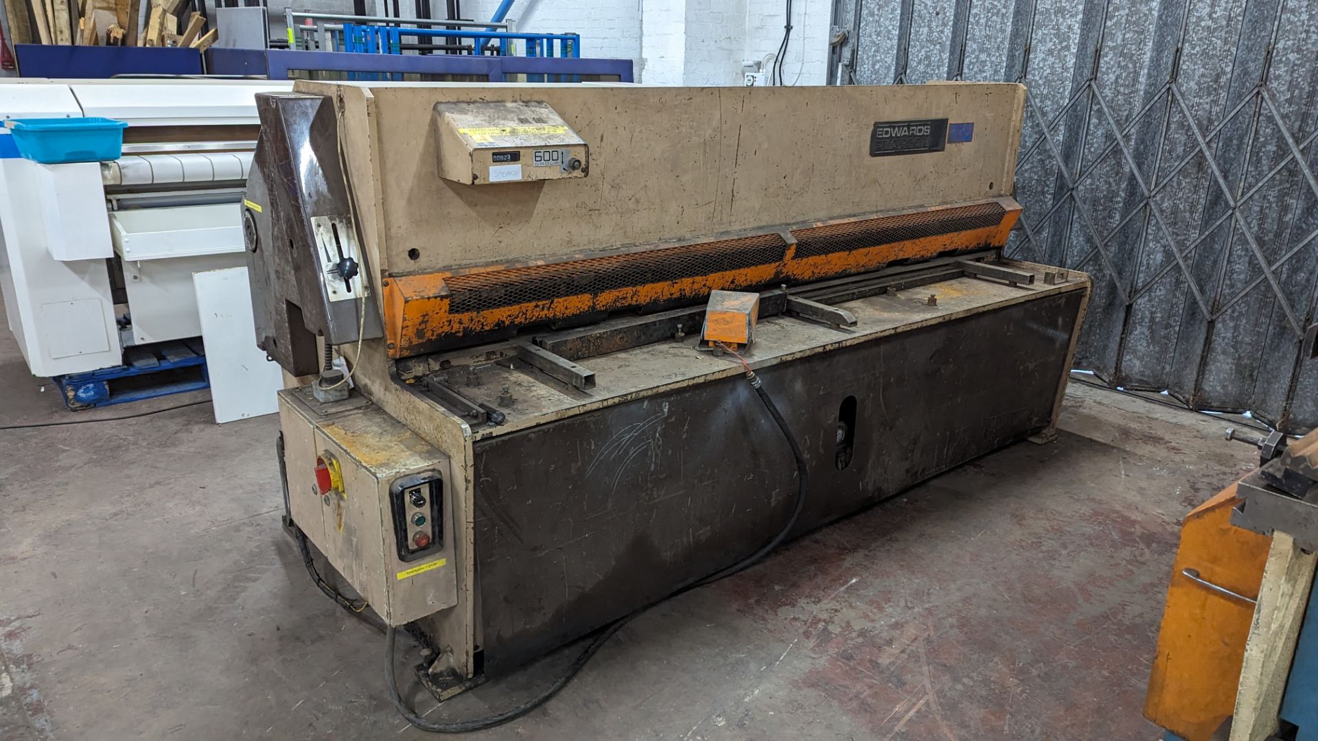 Edwards Pearson 600 shear. Please Note this item is too heavy for us to load with our Fork Lift