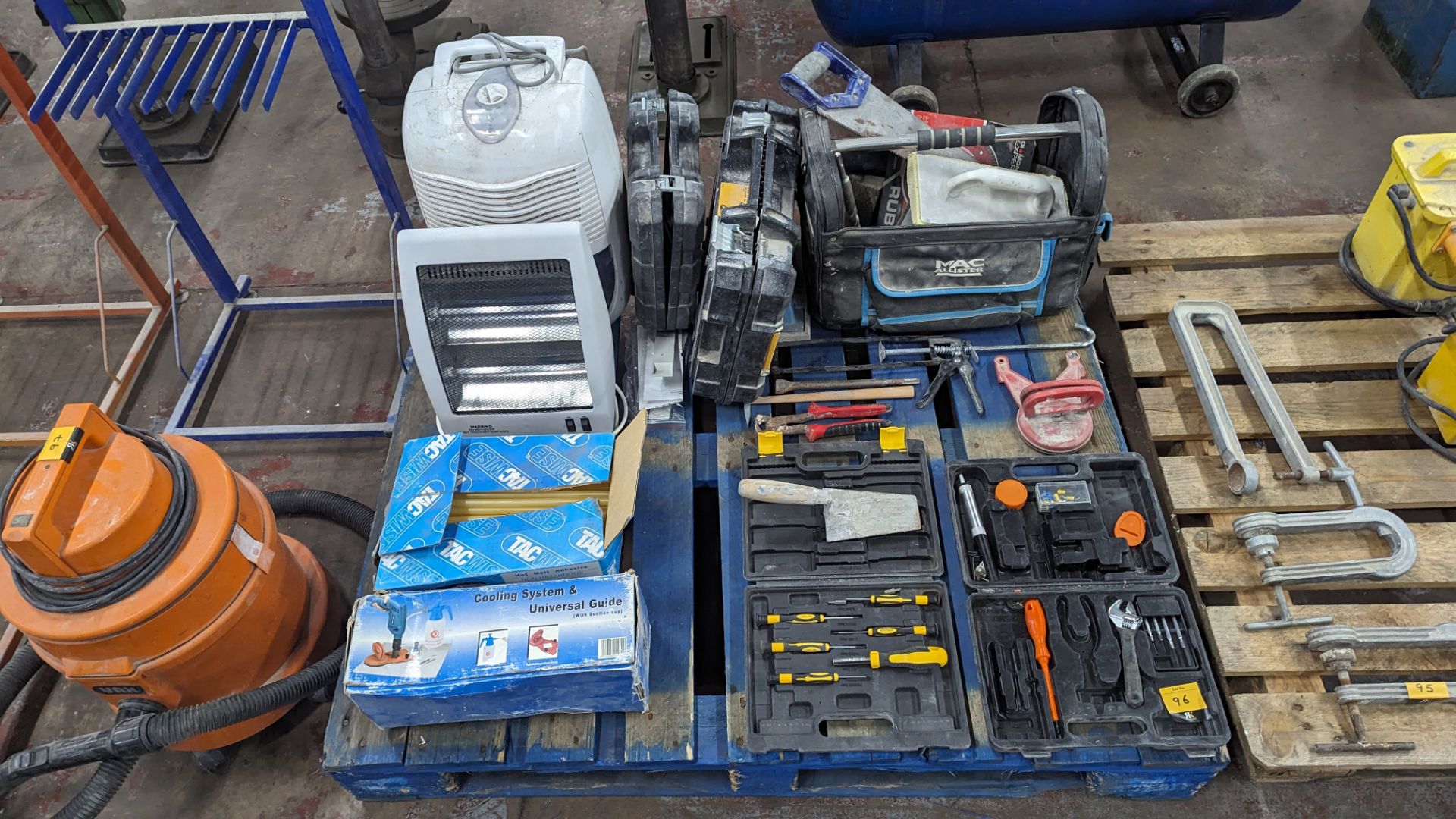 The contents of a pallet of tools and miscellaneous including screwdriver kit, tool bag and boxes, U - Image 2 of 10