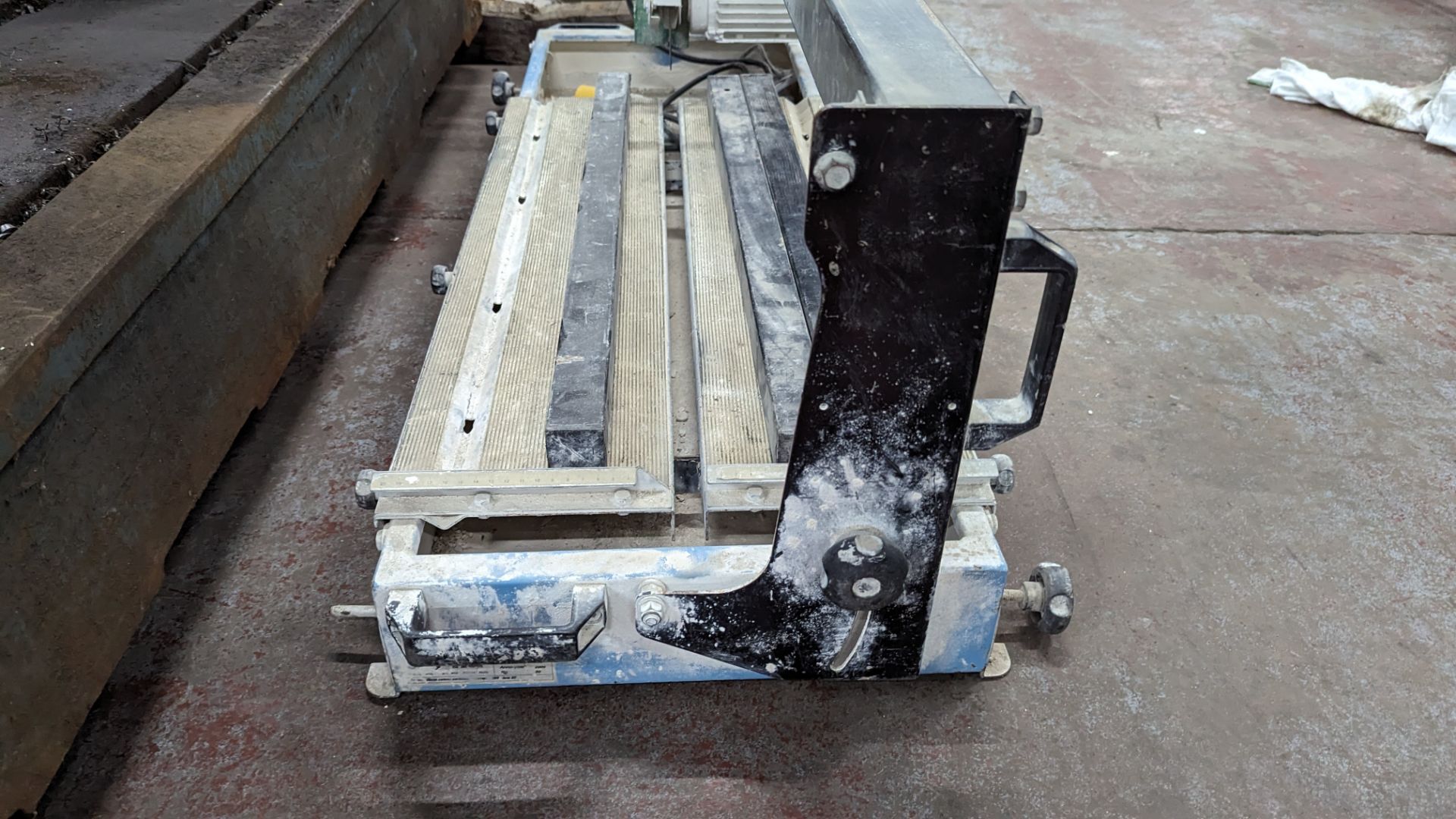 Sigma 10L 110v bridge saw/tile cutter - Image 14 of 17