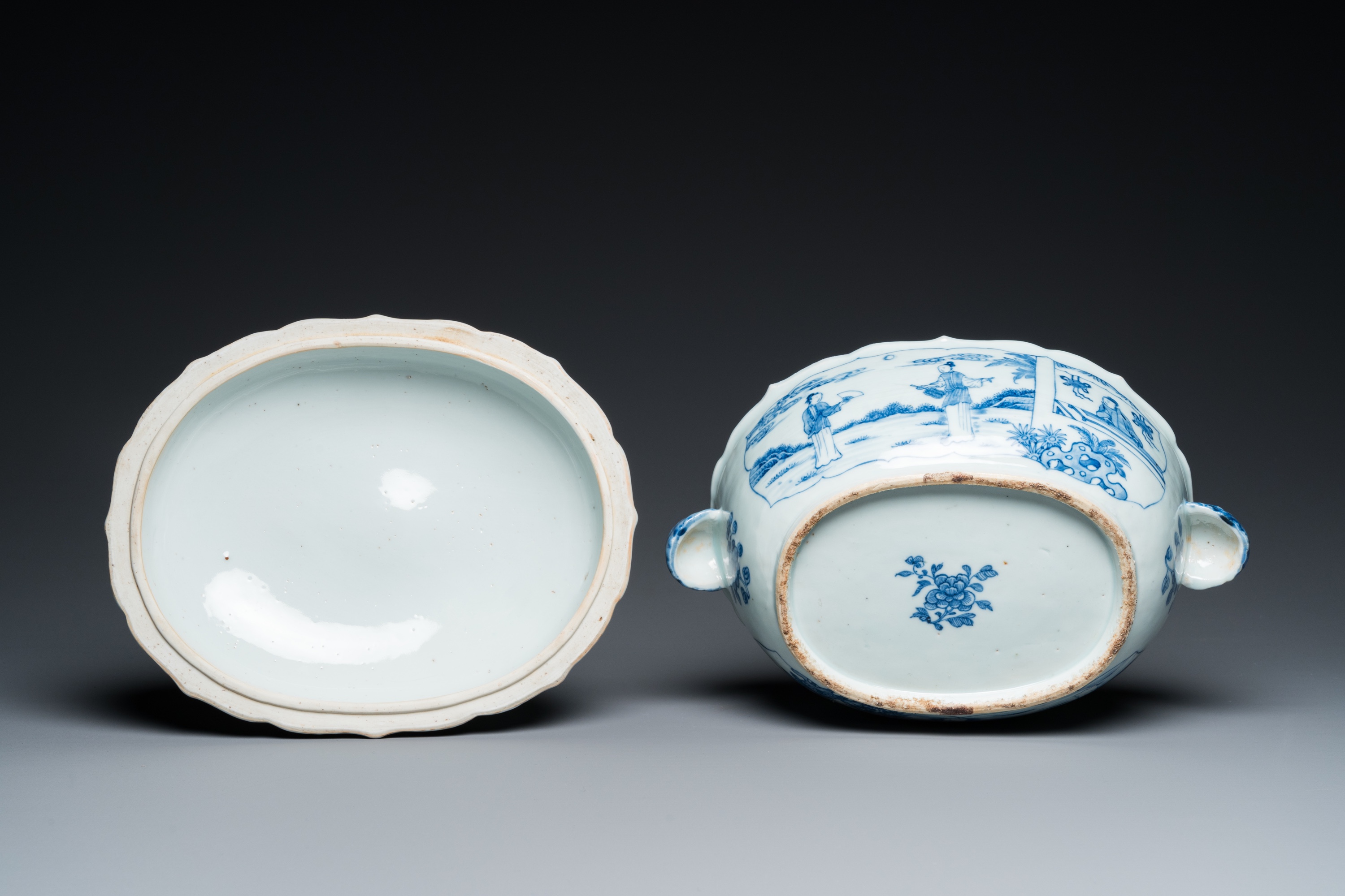 A large Chinese blue and white 'Xi Xiang Ji' tureen and cover on stand, Qianlong - Image 10 of 10