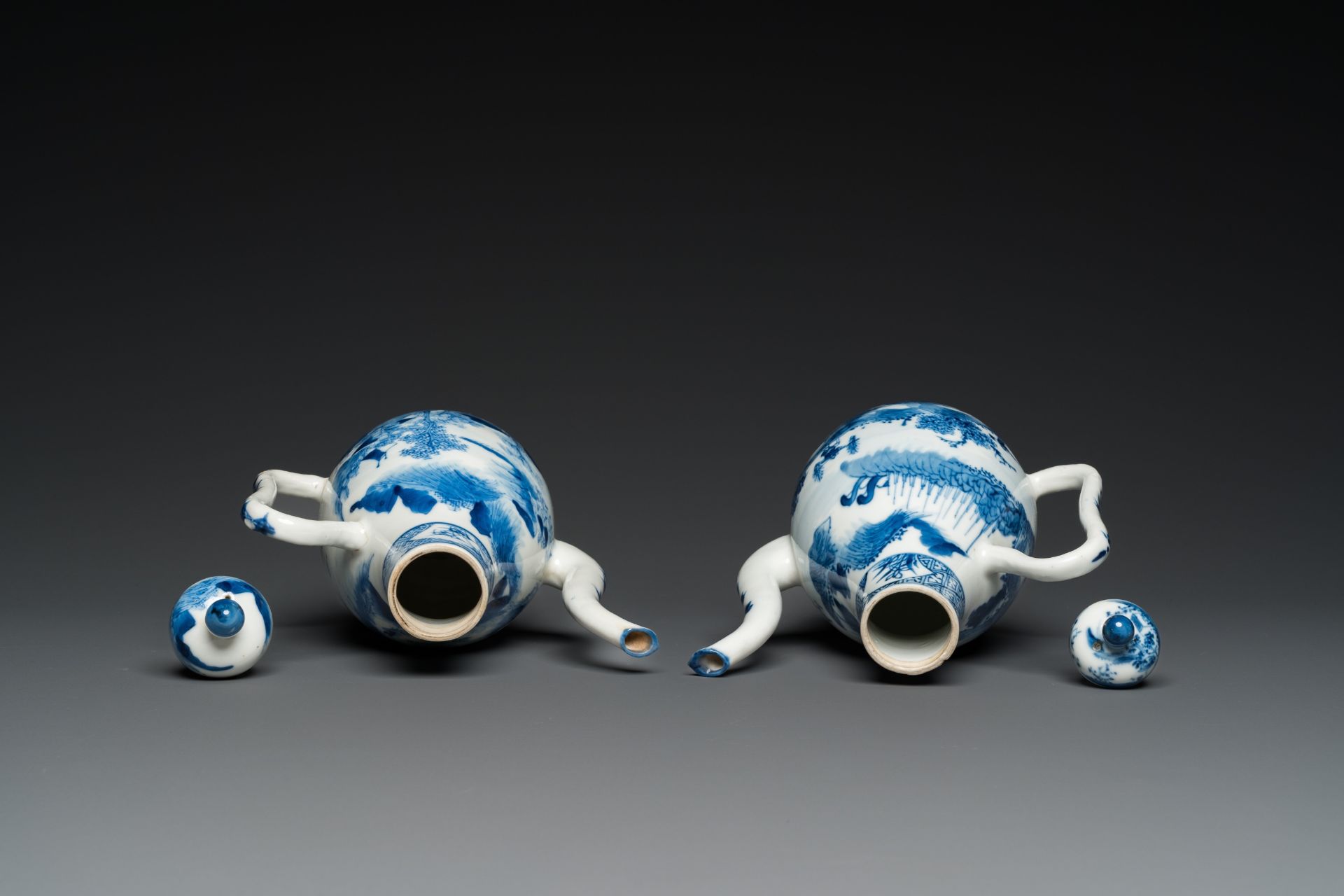 A pair of Chinese blue and white 'landscape' ewers and covers, possibly for the Vietnamese market, 1 - Image 6 of 7