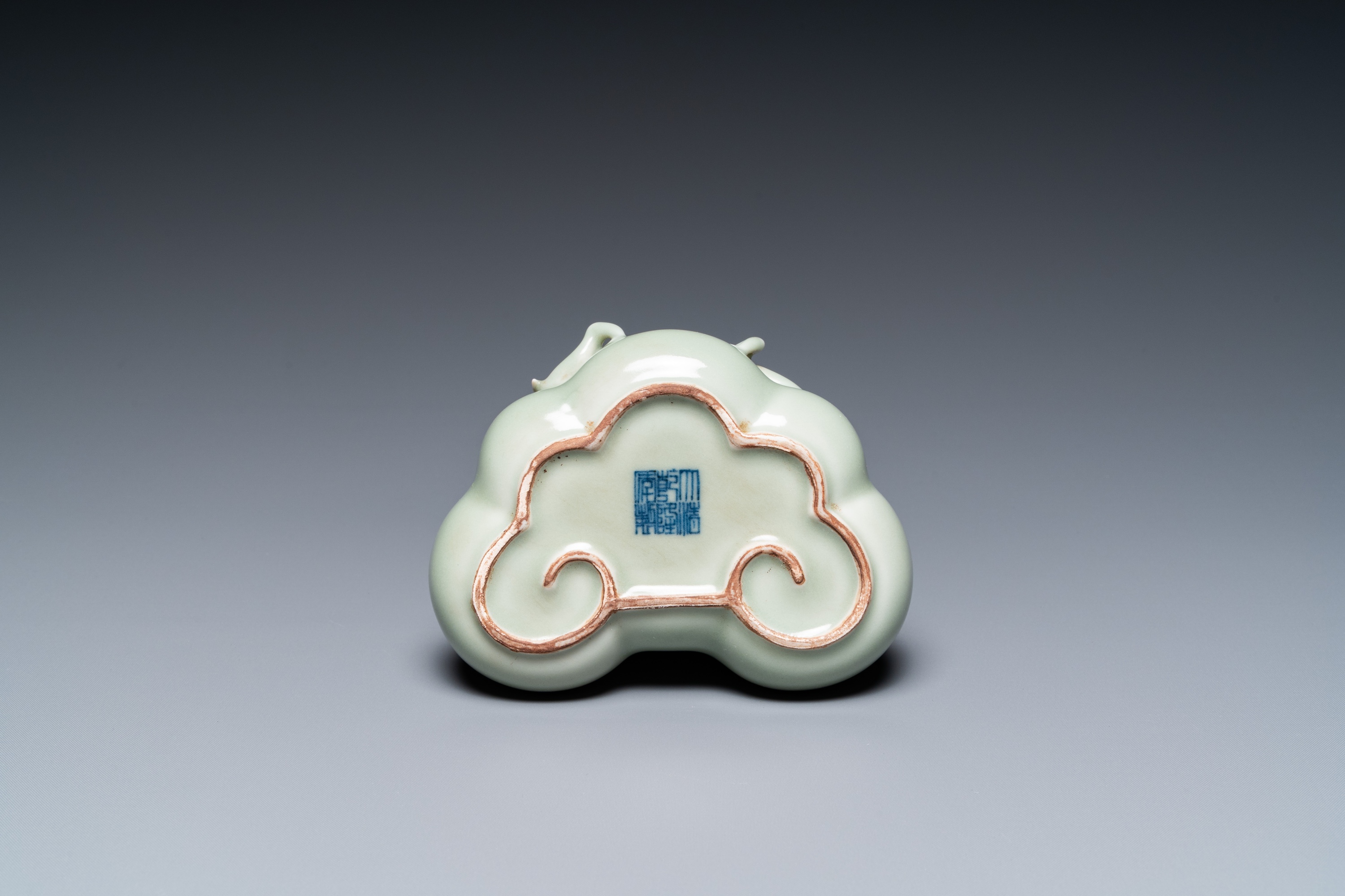 A Chinese celadon-glazed 'lingzhi' brush washer, Qianlong mark, 19/20th C. - Image 4 of 15